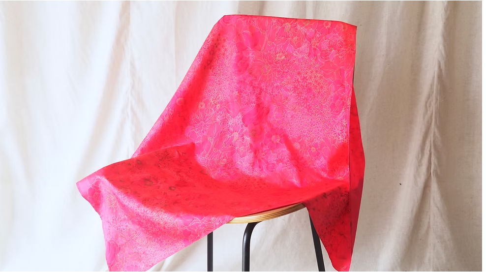 ผ้าพันคอไหมพิมพ์ลาย สี่เหลี่ยมจัตุรัส ขนาด 100x80ซม.ลายดอกไม้ สีชมพูบานเย็น รหัส ZTG-CT-103380