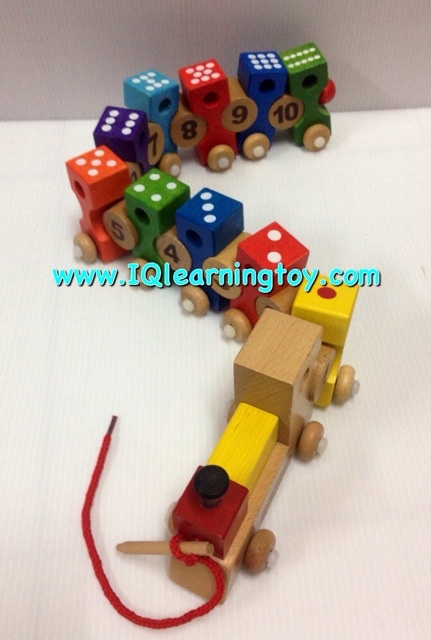ของเล่นไม้ - ชุดรถไฟร้อยเชือกตัวเลข 1-10 ชุดนี้เหมาะสำหรับเด็กเล็กฝึกการเรียนรู้เรื่องตัวเลข และจำนวนนับ 1-10 ฝึกสมอง ฝึกทักษะ ฝึกสมาธิได้ดี ส่งฟรี