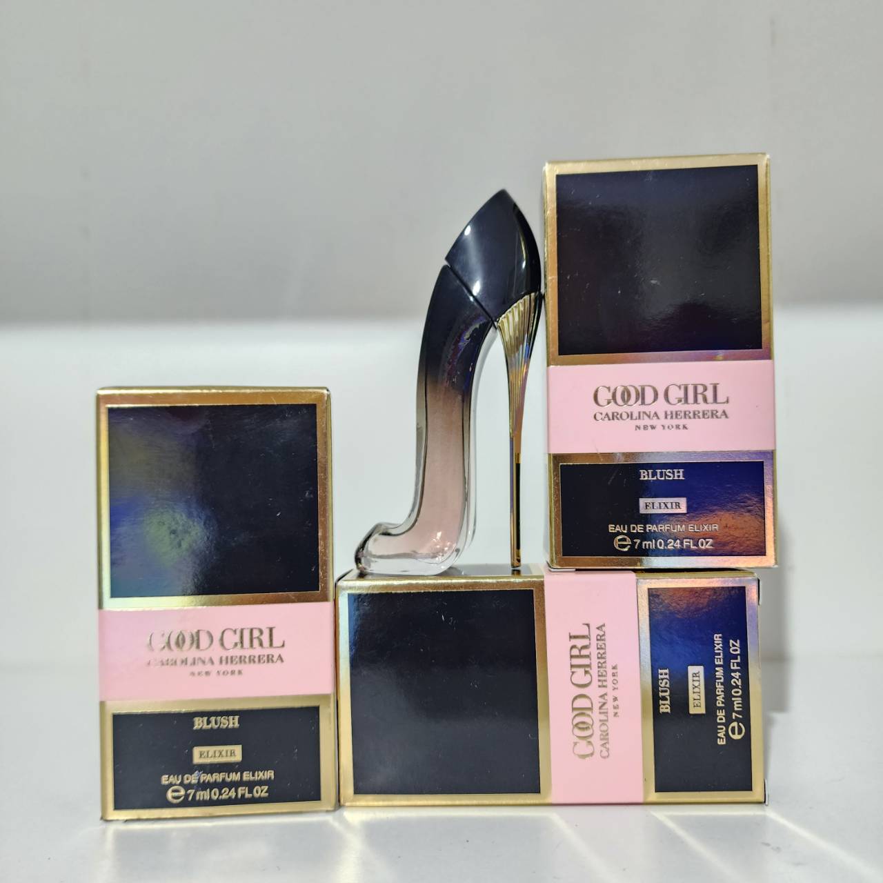 น้ำหอมจิ๋วมินิ Carolina Herrera Good Girl 𝐁𝐥𝐮𝐬𝐡 𝐄𝐃𝐏 𝐄𝐥𝐢𝐱𝐢𝐫 7mlแบบแต้มมีกล่อง ( Mini Perfume น้ำหอมขนาดพกพา) น้ำหอมจิ๋วมินิ ขวดน่ารัก ตั้งโชว์ก็