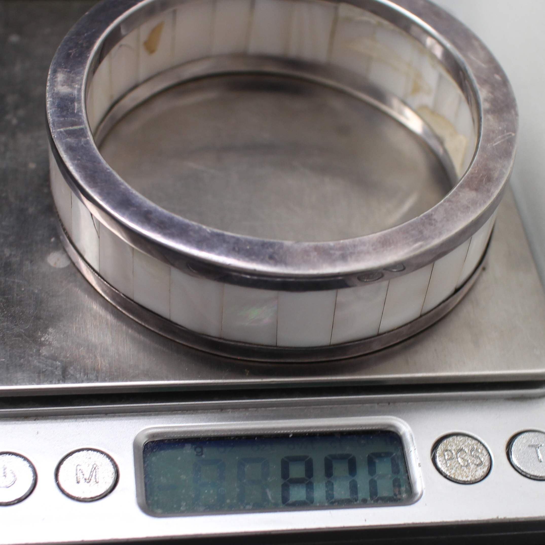 SI0059 กำไลเปลือกหอยมุกหุ้มเงิน เงินแท้ 92.5% นน. 80.1 กรัม