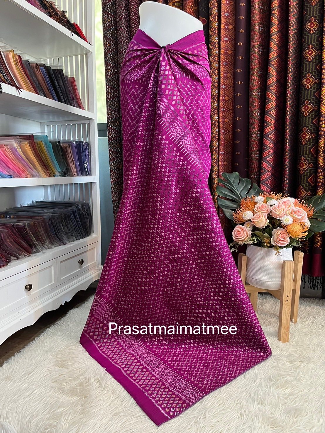 ซิ่น ผ้าไหมมัดหมี่ 3ตะกอ ขนาด 1x2เมตร พื้นสีชมพูม่วง รหัส R2Q-PS-05076815