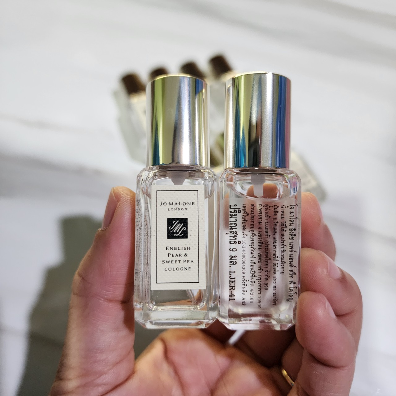 น้ำหอมจิ๋วมินิ Jo Malone English Pear & Sweet Pea 9ml แบบสเปรย์ป้ายไทย ( Mini Perfume น้ำหอมขนาดพกพา) น้ำหอมจิ๋วมินิแบบทดลองแบบสเปรย์ พกพาก็สะดวกใช้ฉีดตามจุดชีพจร
