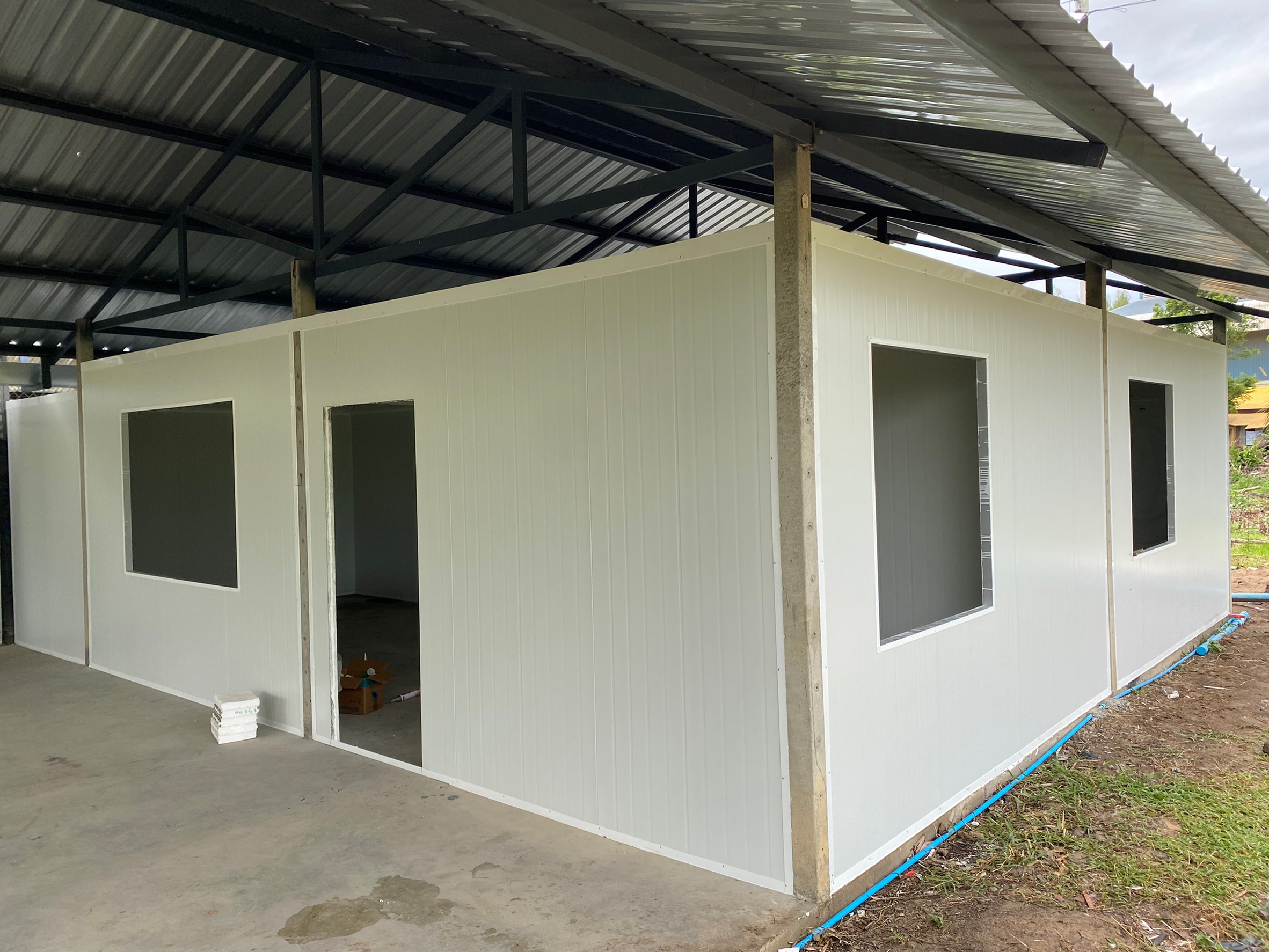 งานกั้นห้อง งานต่อเติม กั้นห้องใต้โครงหลังคาเดิม ขนาด 7.60x9.00 เมตร ไทรน้อย