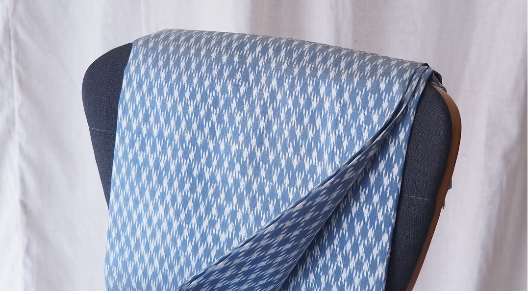 ซิ่น ผ้าไหมมัดหมี่ ไหมบ้าน ขนาด 1x2หลา พื้นสีฟ้า รหัส CISP-CT-0613682