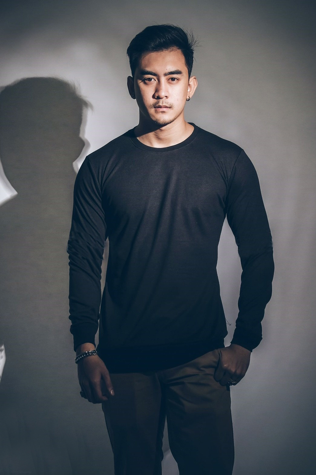 เสื้อยืดแขนยาว สีดำ SUPER BLACK