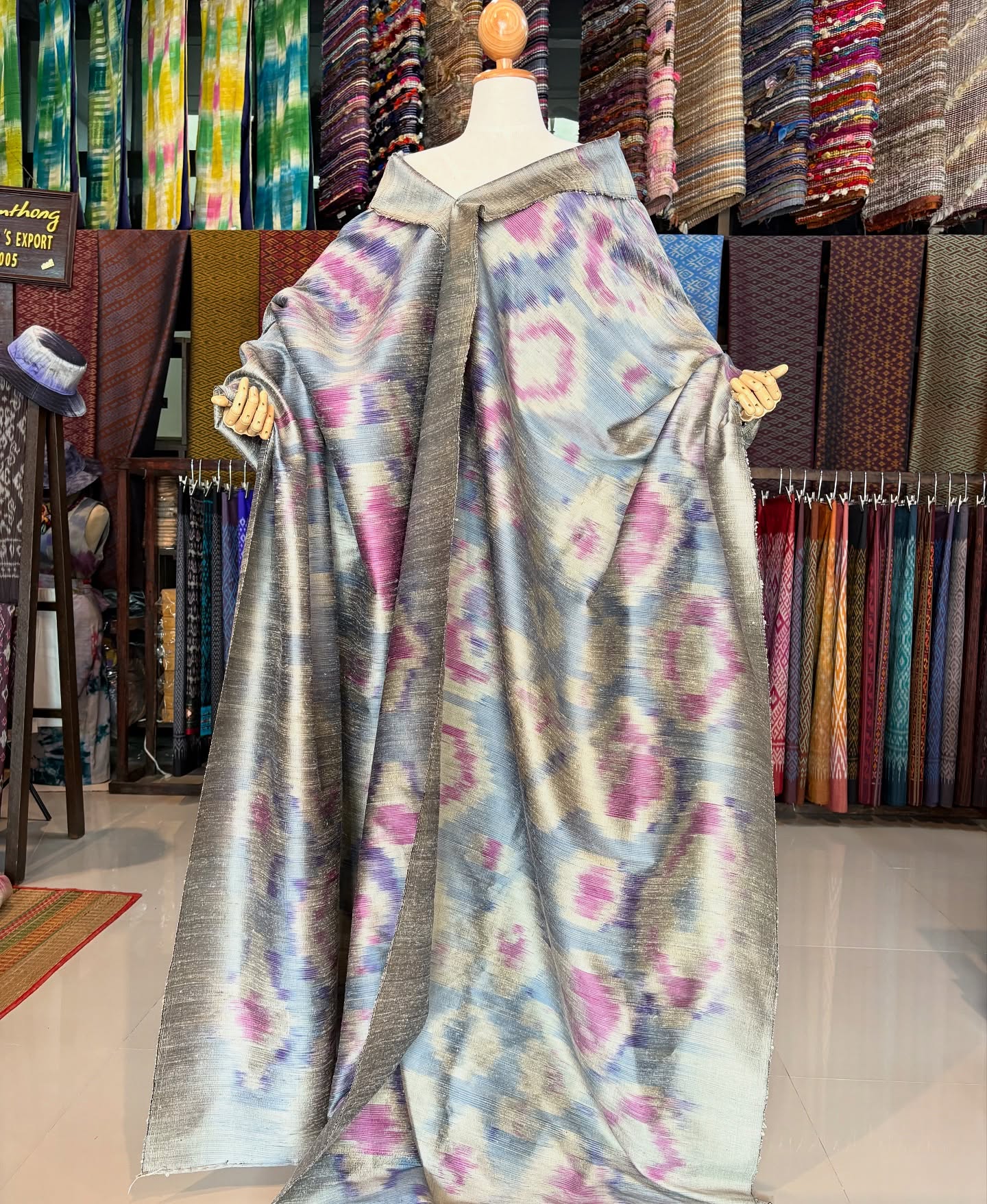 ผ้าไหมลายพิเศษ มัดหมี่เนื้อหนา ไหมแท้ สีเทาสลับม่วง เลือกตามขนาด รหัส MMFZ-116-08286814