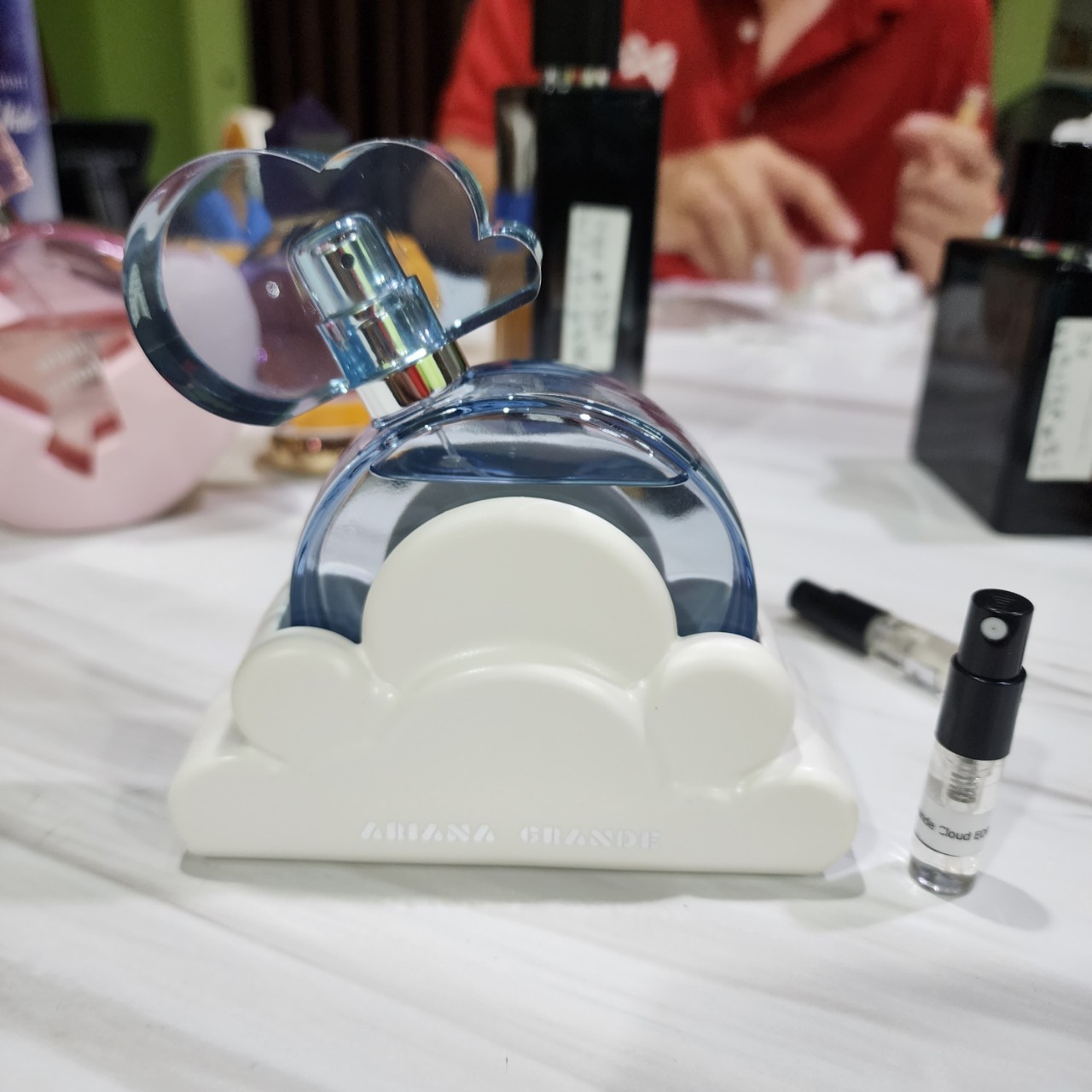 น้ำหอมแท้แบ่งขาย Ariana Grande Cloud EDP 💦แบ่ง 💕Travel Size แบบทดลอง