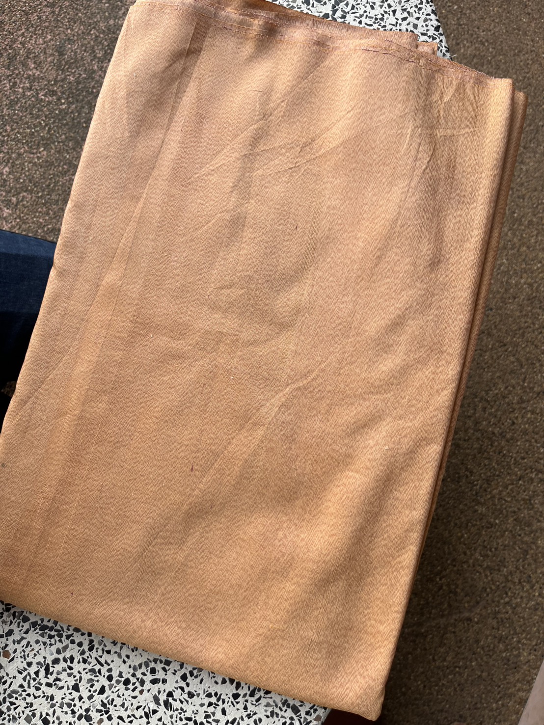 ผ้าไหมหางกระรอก ไหมบ้าน เนื้อหนา สีส้มโอรสอ่อน ตัดขายตามความยาวเมตร รหัส R1N-NY-0327684