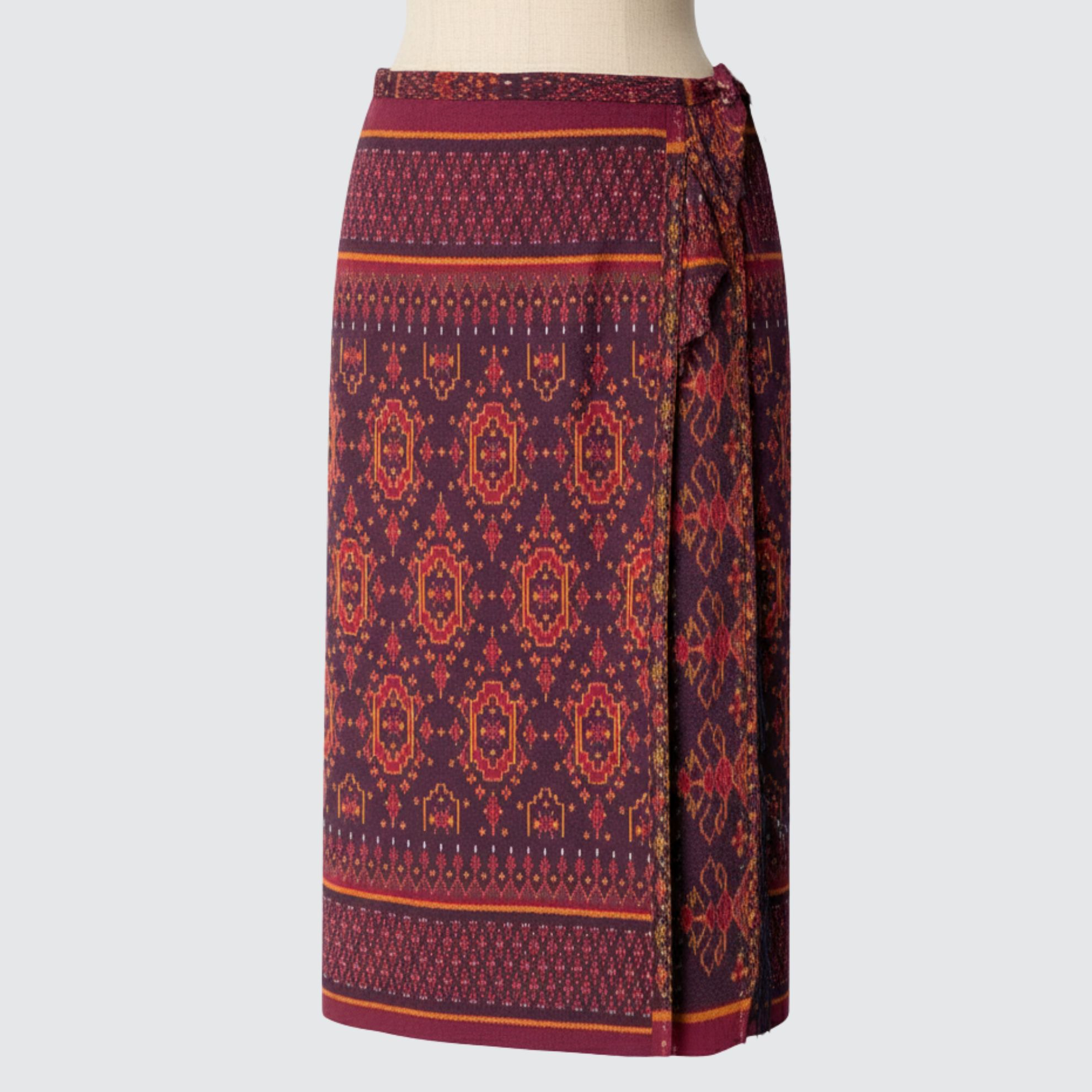 ผ้าถุงป้าย แบบเลื่อนตะขอตามไซส์ หน้านางข้าง ลายพระตะบอง สีแดงเม็ดมะขาม รหัส WM-PTS-1009681419