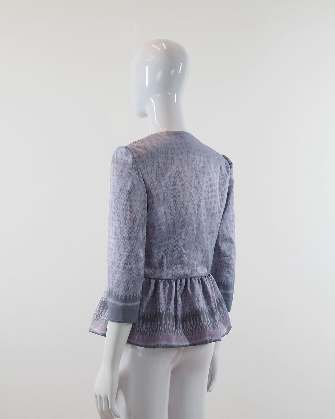 แบบตัด เสื้อผ้าไหม (ไม่รวมผ้า) ตามแบบ รหัส CUT-51-03246715