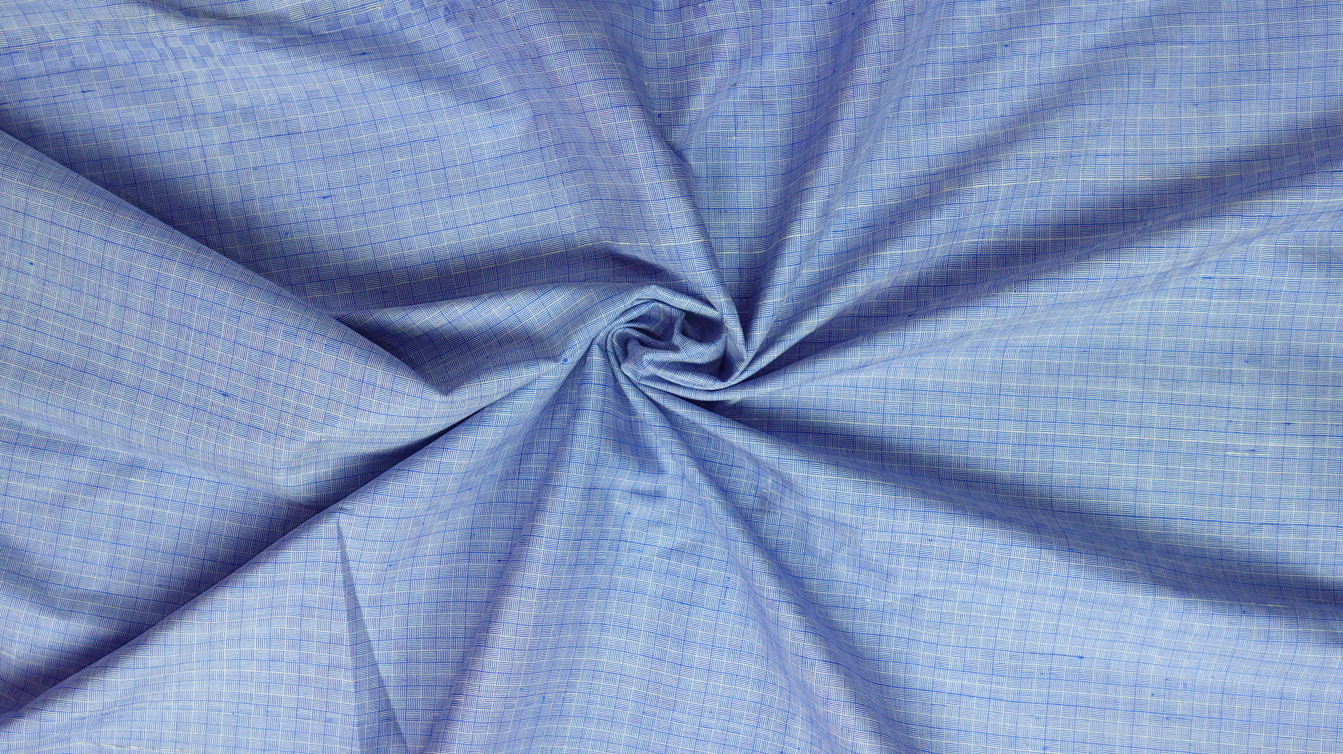 ผ้าไหมลายเกล็ดเต่า เนื้อไหมบ้าน ไหมแท้ สีฟ้า ขายตามความยาวหลา รหัส R1D-NY-01236804