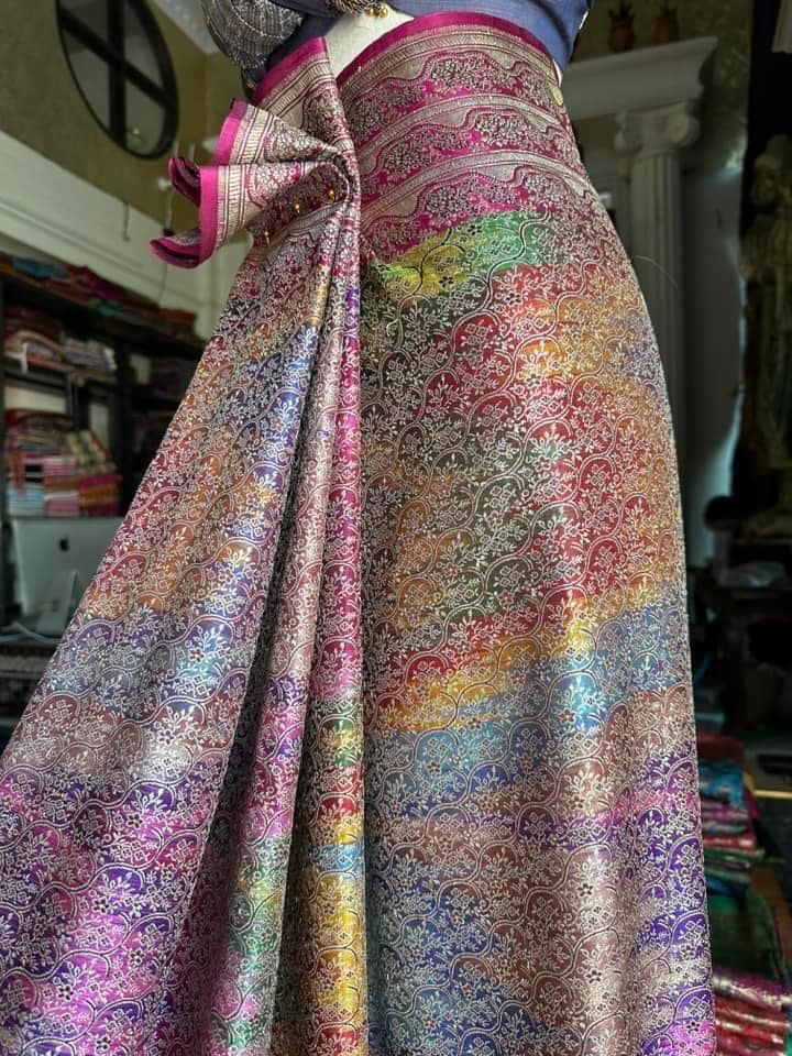 ซิ่น ผ้าปาโตล่า เส้นยืนไหมแท้ ขนาด 114x220ซม. สีคละสี รหัส N9-SIL-GN2