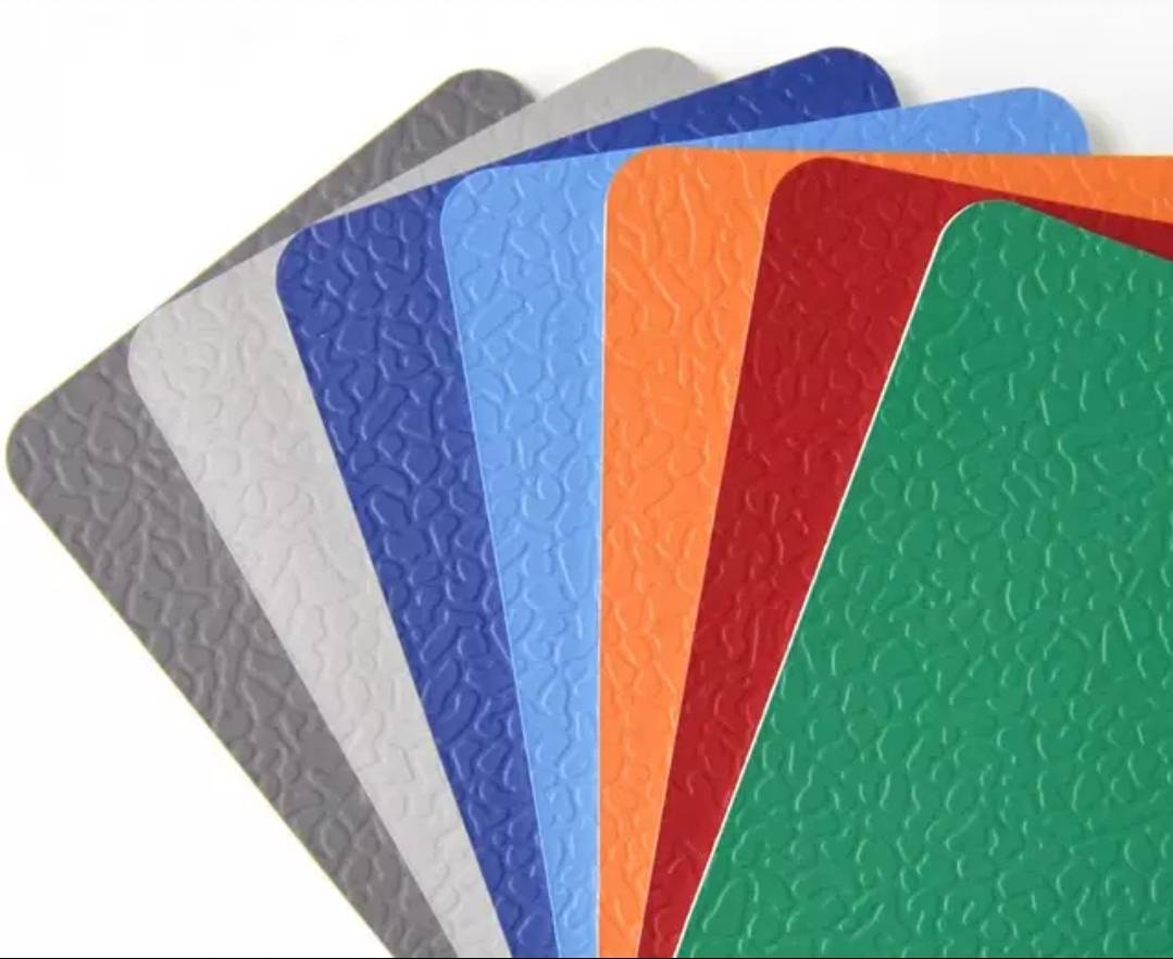 พื้นสนามกีฬาไวนิลpvc สนามแบตมินตัน สนามบาส สนามฟุตซอล