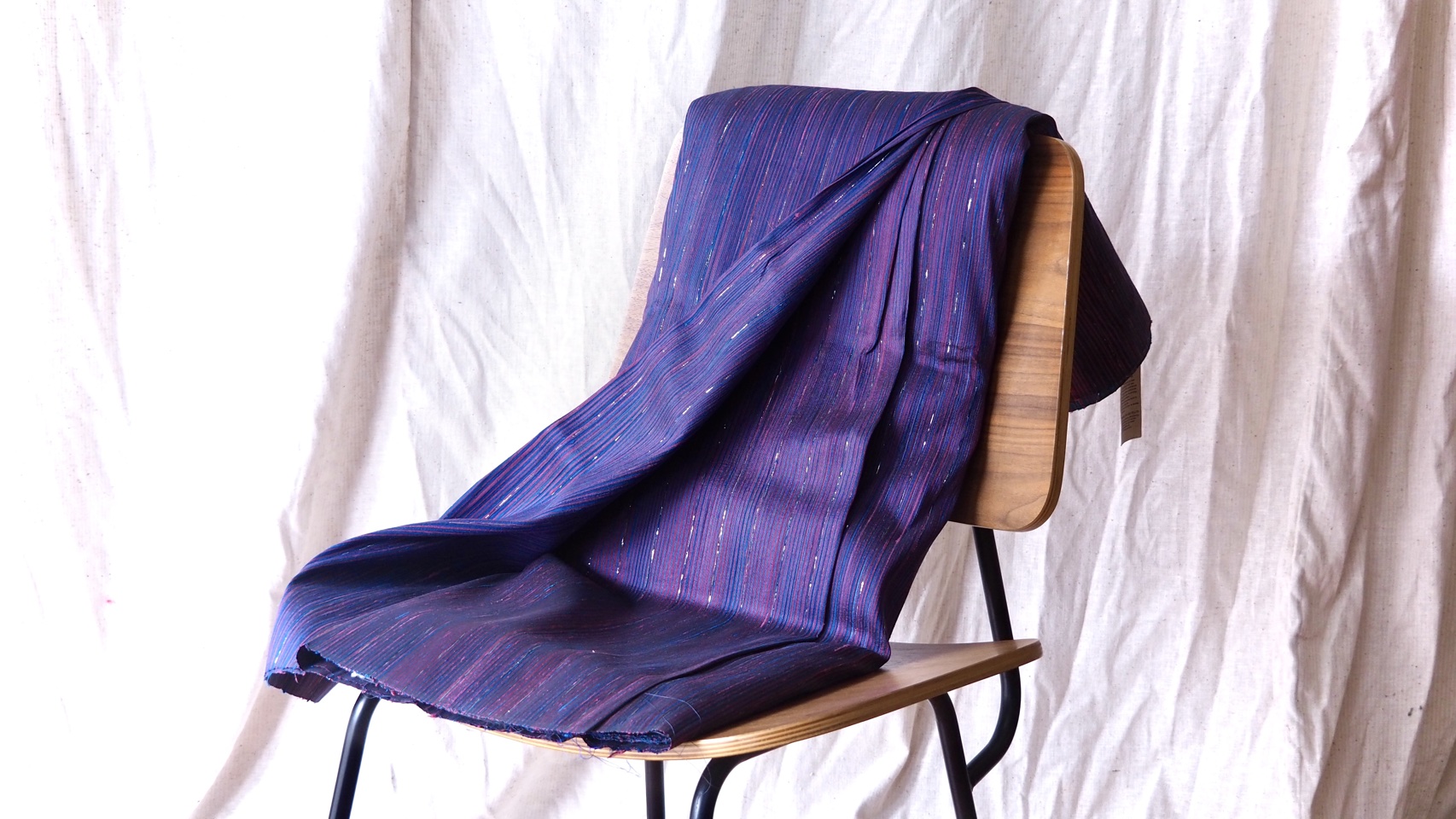 ผ้าไหม ลายริ้ว ไหมแท้ multicolor สีน้ำเงินอมม่วง ขายตามความยาวหลา รหัส MC-CT-100679