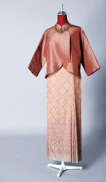 แบบตัดชุด แยกชิ้น เสื้อ+กระโปรง ผ้าไหม (ไม่รวมผ้า) chobmai x PTS รหัส CUT-PTS0522661