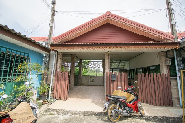 ขาย ทาวน์เฮ้าส์ หมู่บ้าน เรือนสุข 1 คลอง 8 ธัญบุรี ปทุมธานี