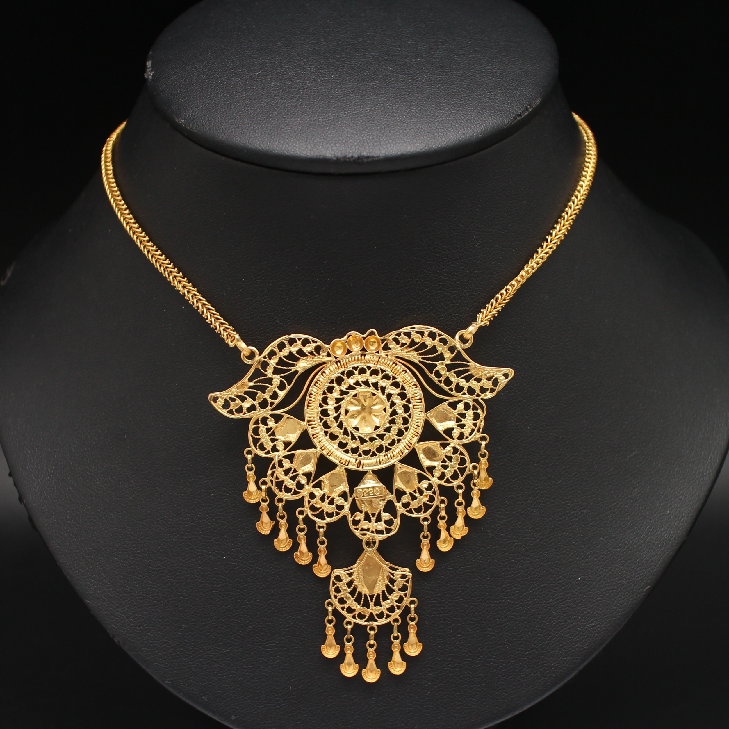 NL25028 ชุดสร้อยคอ และต่างหูลงยาตุ้งติ้ง ทองแท้ 22k (91.5%) นน.รวม 46.6 กรัม สร้อยคอยาว 20-21 นิ้ง ต่างหูแป้นเกลียว งานสวยมาก