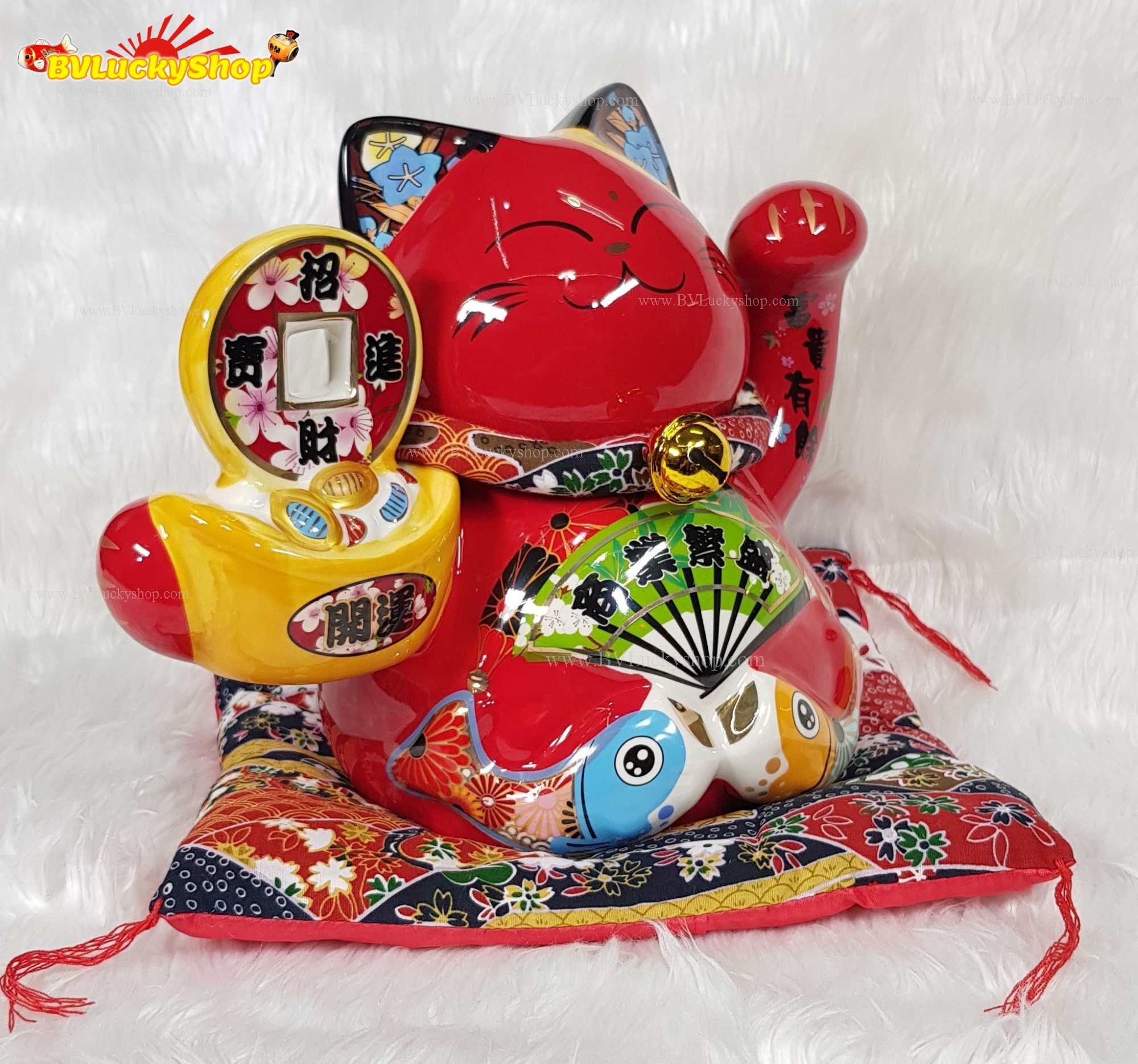 แมวกวัก แมวนำโชค สูง 7.5 นิ้ว ถือก้อนทองเหรียญเงิน - เซรามิค สีแดง (86851)