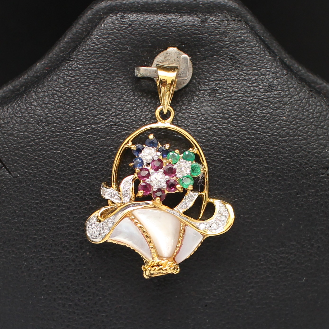 PD25128 จี้กระเช้าดอกไม้พลอยหลากสี เพชรแท้ 0.10 กะรัต ทองแท้ 18k นน.รวม 3.3 กรัม งานน่ารักมาก