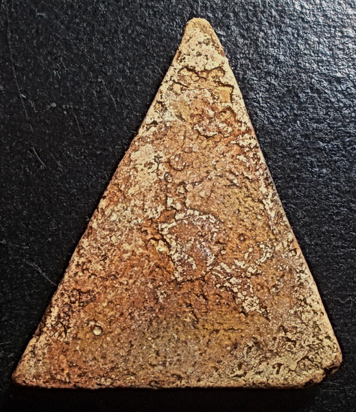 พระนางพญาขาโต๊ะ กรุวัดสุวรรณาราม ( วัดทอง )