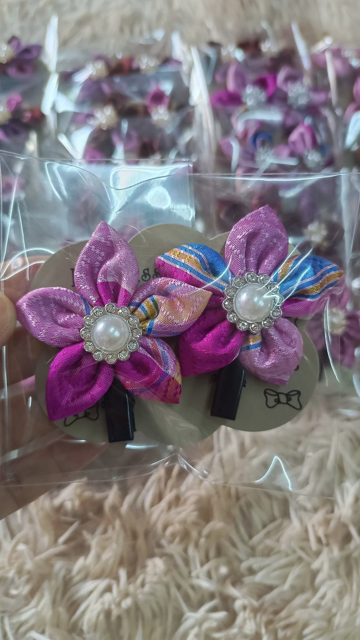 กิ๊บติดผมผ้าไหม คละสี คละลาย GF-ND-08216713593