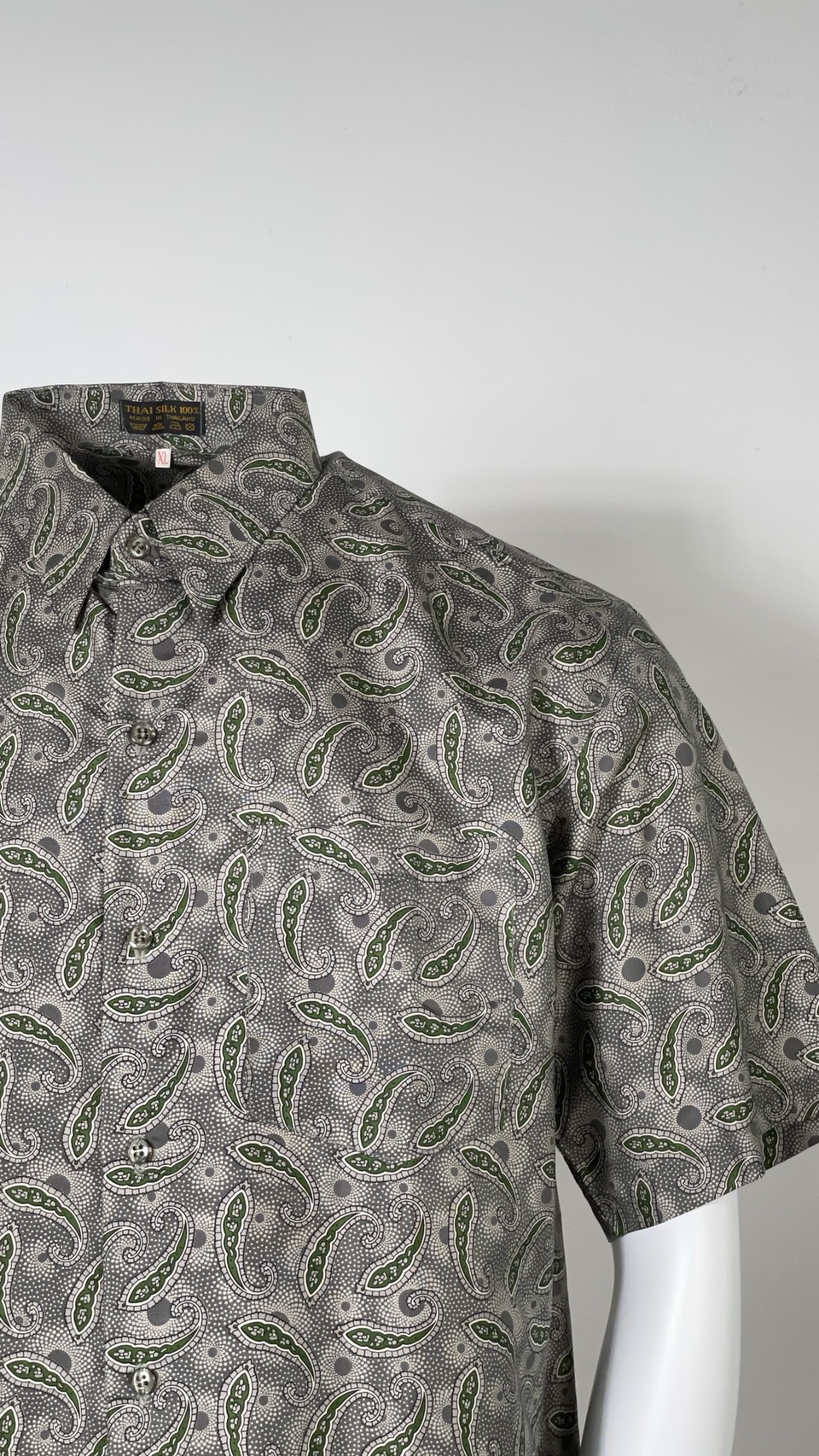 เสื้อเชิ้ต แขนสั้น ผ้าไหมพิมพ์ลาย ไหมแท้ Size XL รหัส DK-AA-1113682