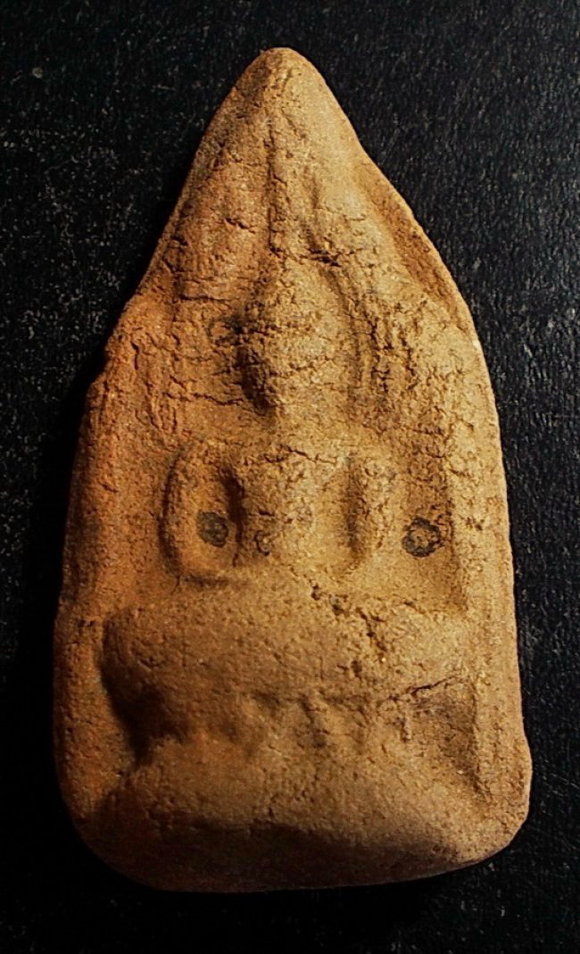 พระซุ้มทอง กรุกลางทุ่ง อยุธยา