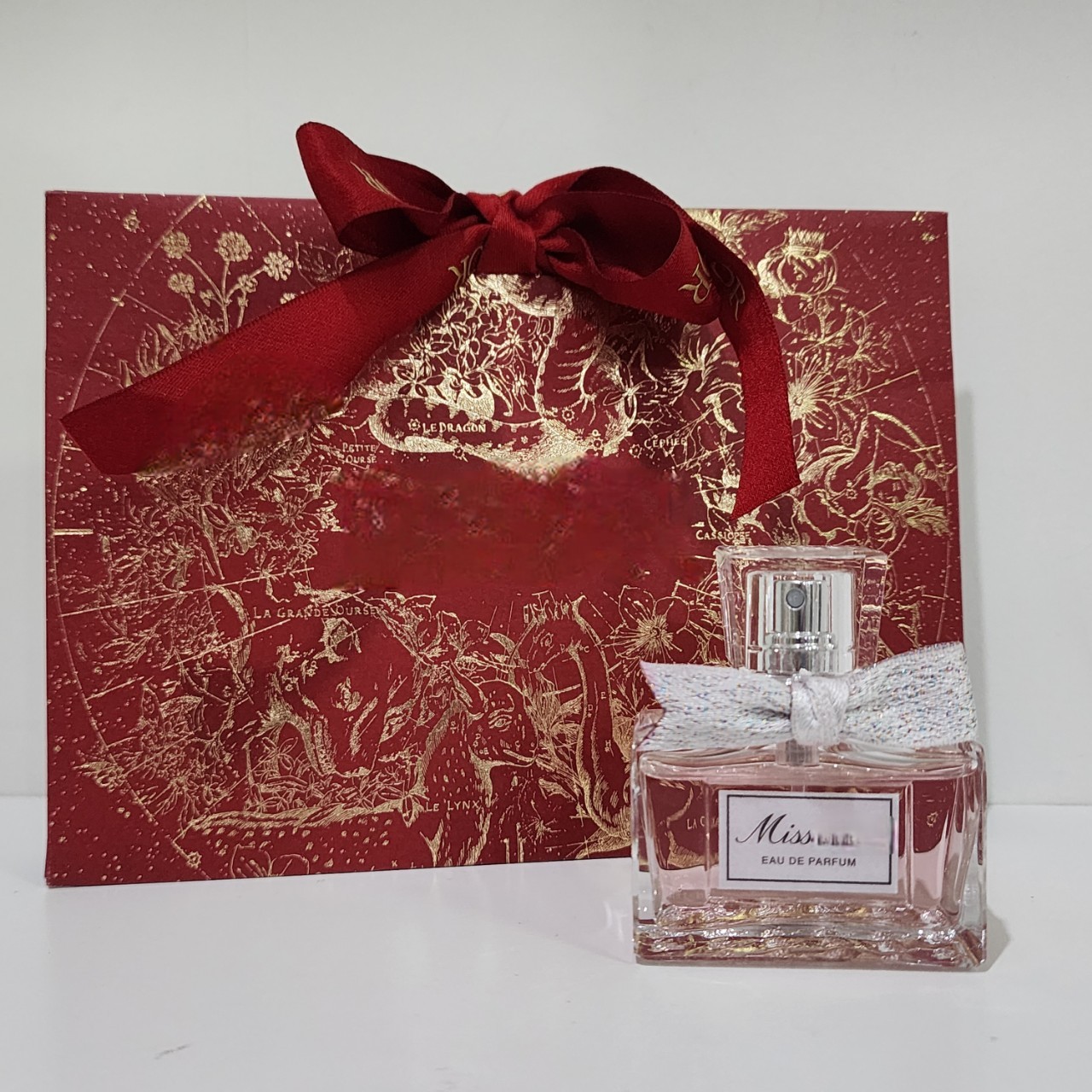 น้ำหอมแท้ Christian Dior Miss Dior Eau de Parfum (2021) 30ml แยกจาก SET ไม่มีกล่องแต่มีถุงกระดาษให้ค่ะ ถุงกระดาษ Dior สีแดงสวยหรู