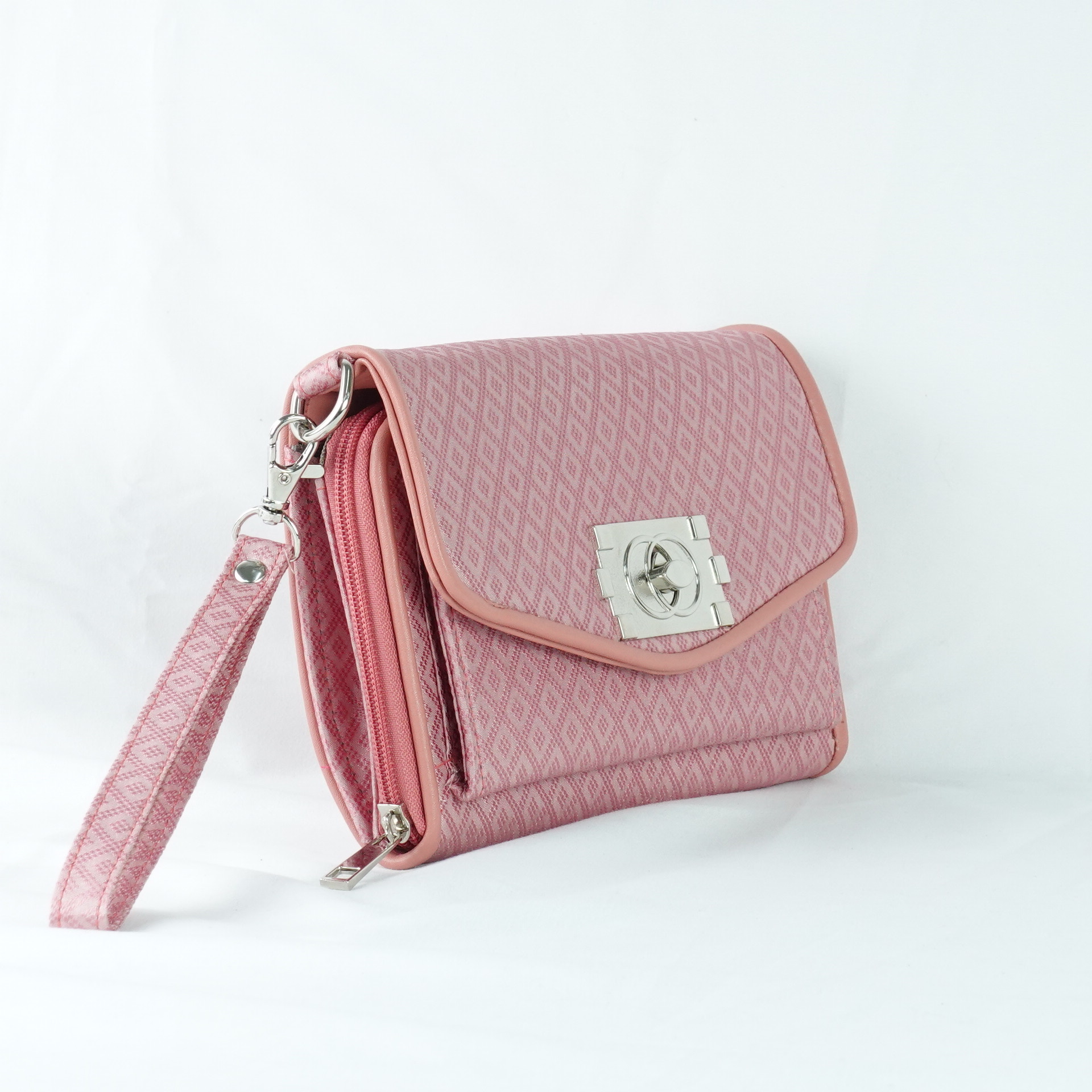 กระเป๋าถือไหมแท้ทรงคลัทช์ พร้อมสายสะพาย ขนาด 15x20ซม.สีชมพู รหัส GO-TT-060568155