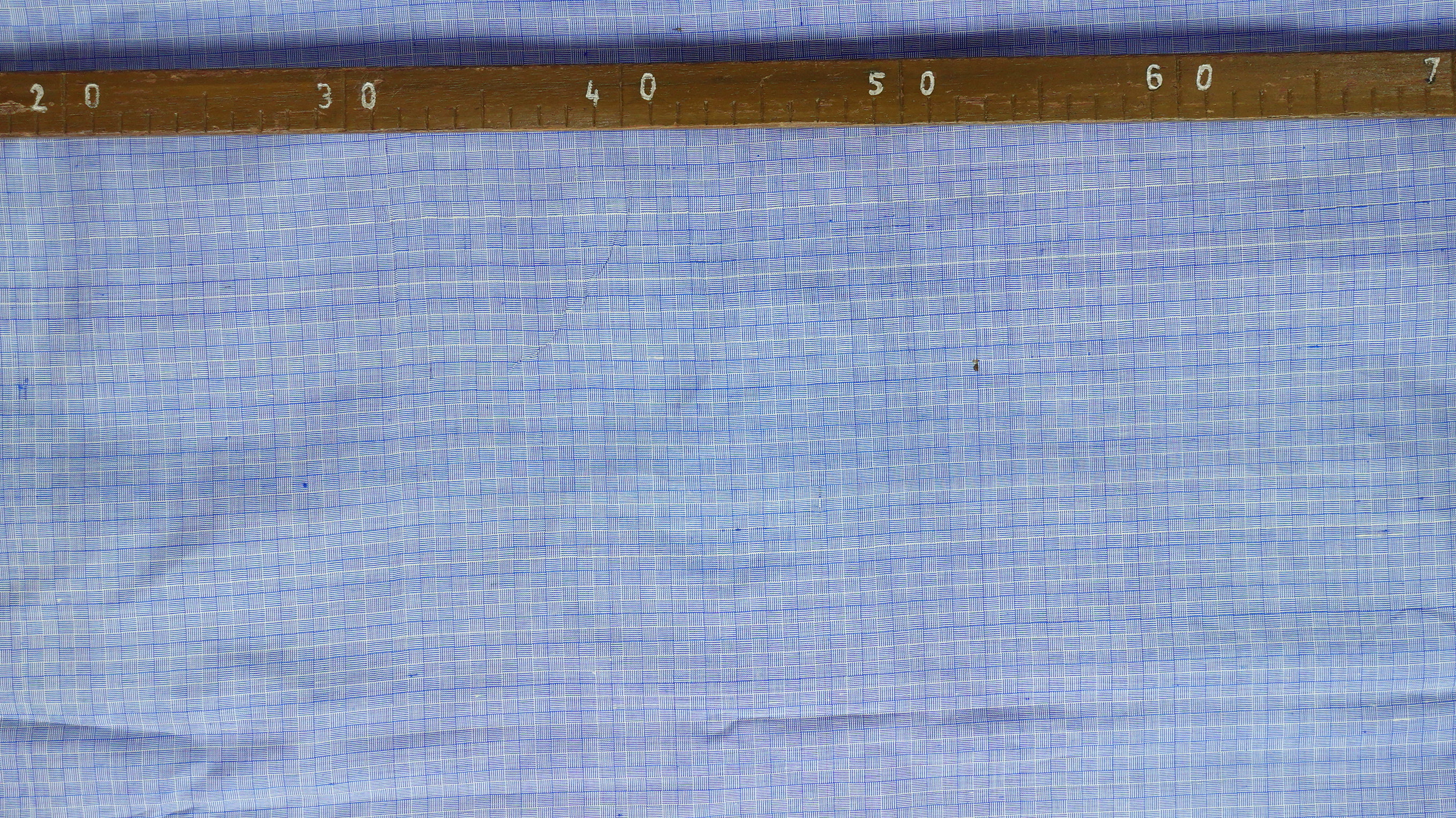 ผ้าไหมลายเกล็ดเต่า เนื้อไหมบ้าน ไหมแท้ สีฟ้า ขายตามความยาวหลา รหัส R1D-NY-01236804