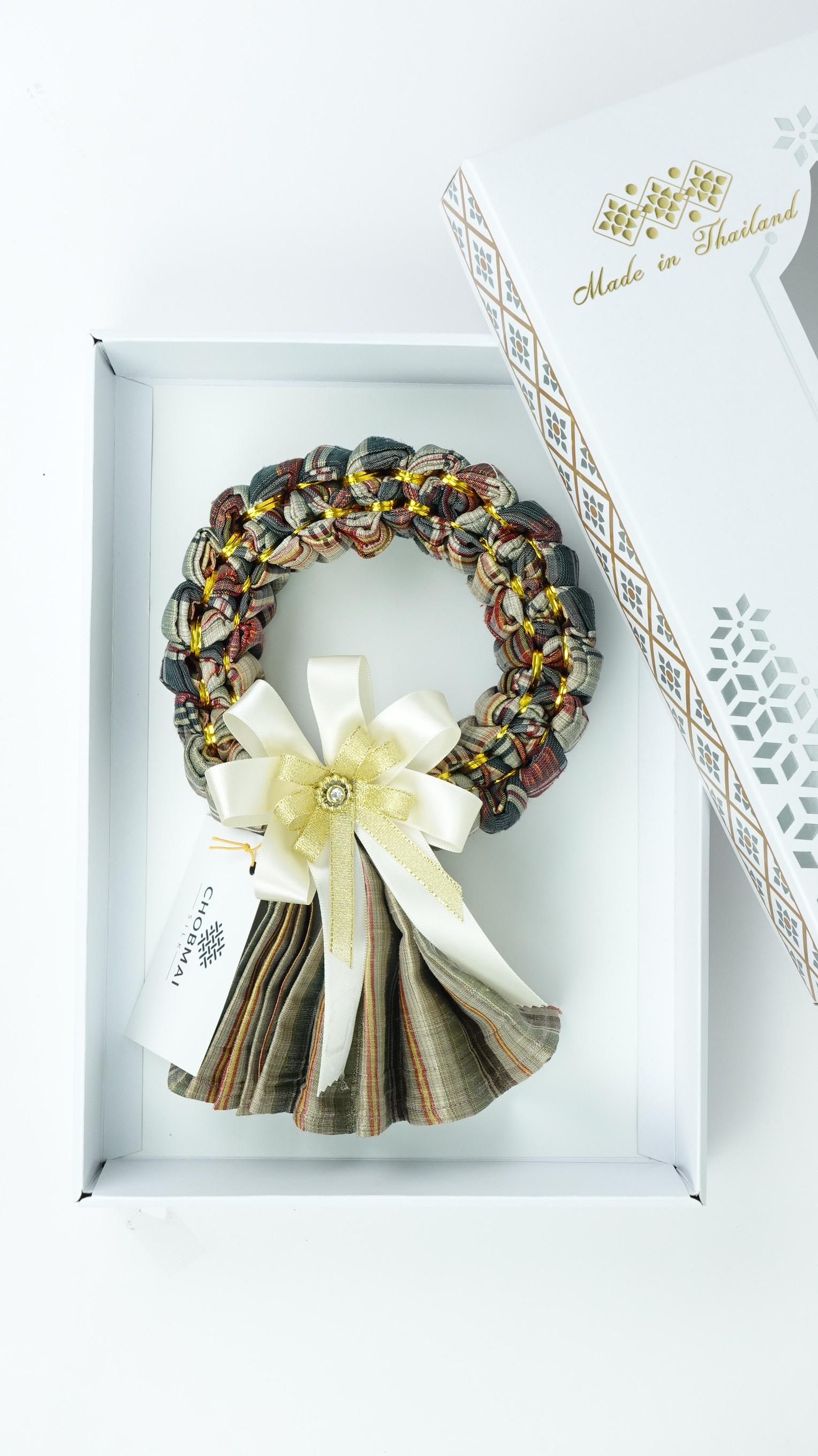 เซ็ตของขวัญ พวงมาลัย ผ้าขาวม้าไหมแท้