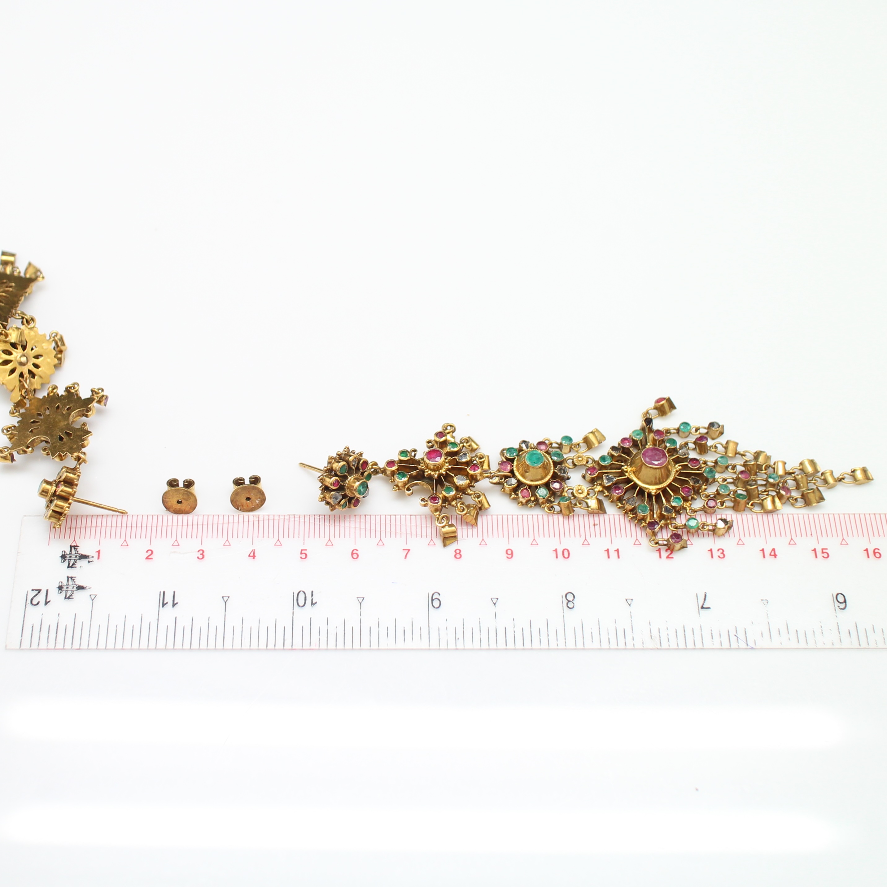 ER25358 ต่างหูระย้าสามสี ทับทิม มรกต เพชรซีก ทองแท้ 90% นน.รวม 39.5 กรัม คู่ใหญ่ งานเก่า สวย