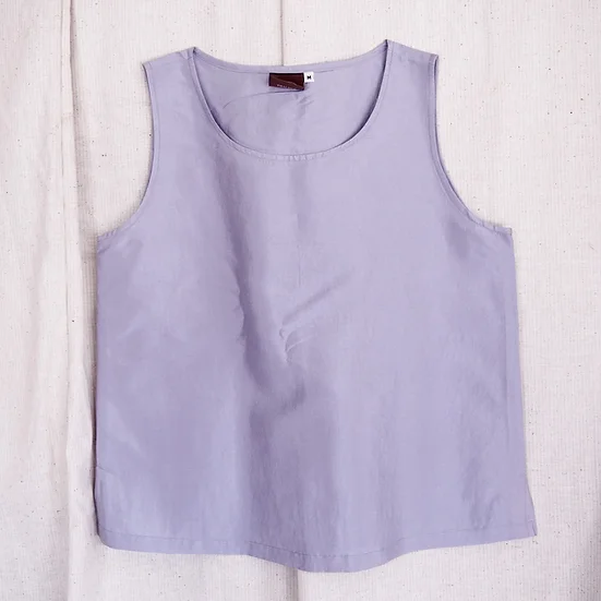 เสื้อแขนกุดไหมแท้ เฉดสีม่วง รหัส TOP026