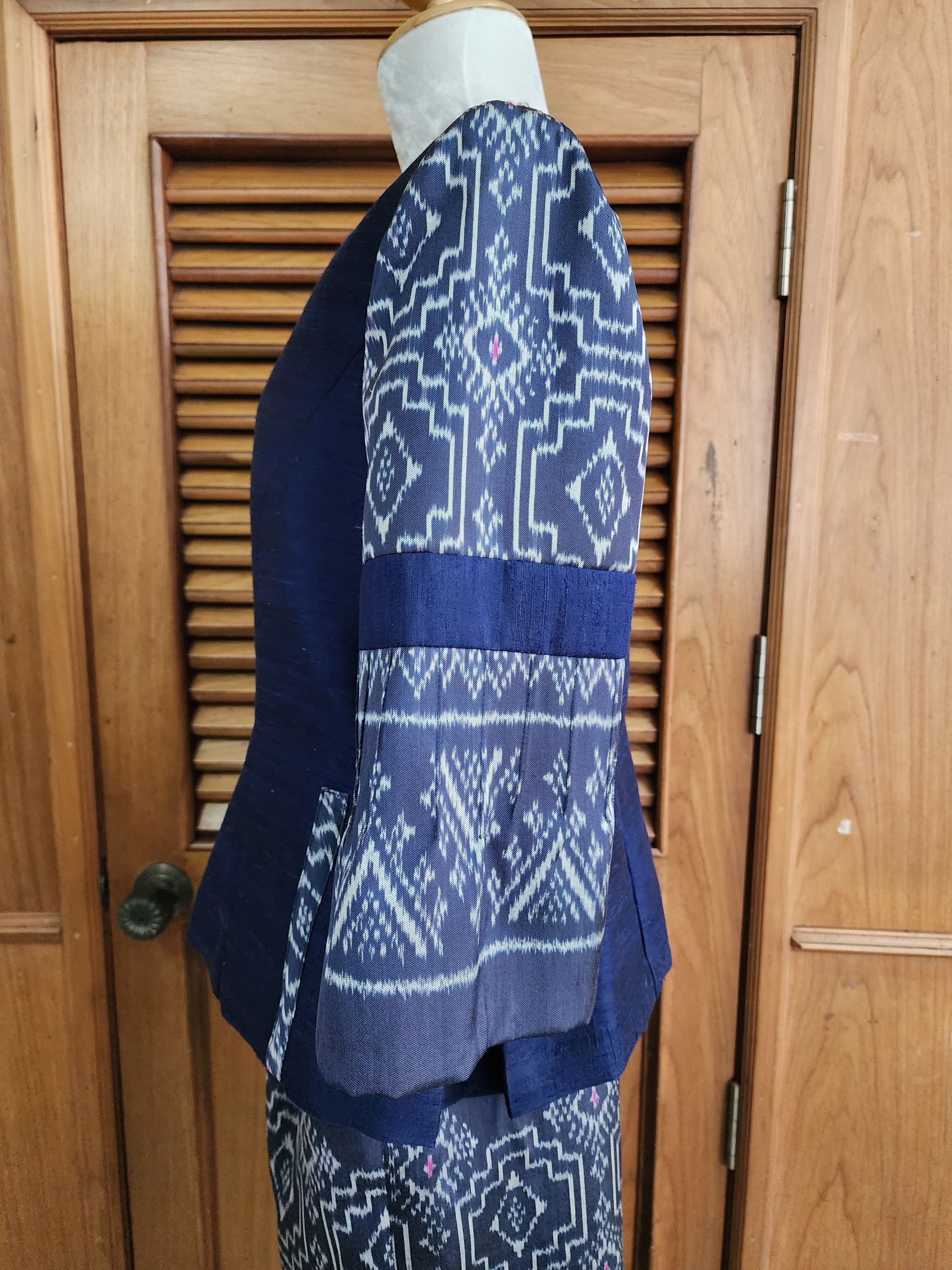 แบบตัดชุด แยกชิ้น (ไม่รวมผ้า) (เสื้อผ้าไหม ผ้าถุงไหม) chobmai x ST รหัส CUT-PT-S0617661