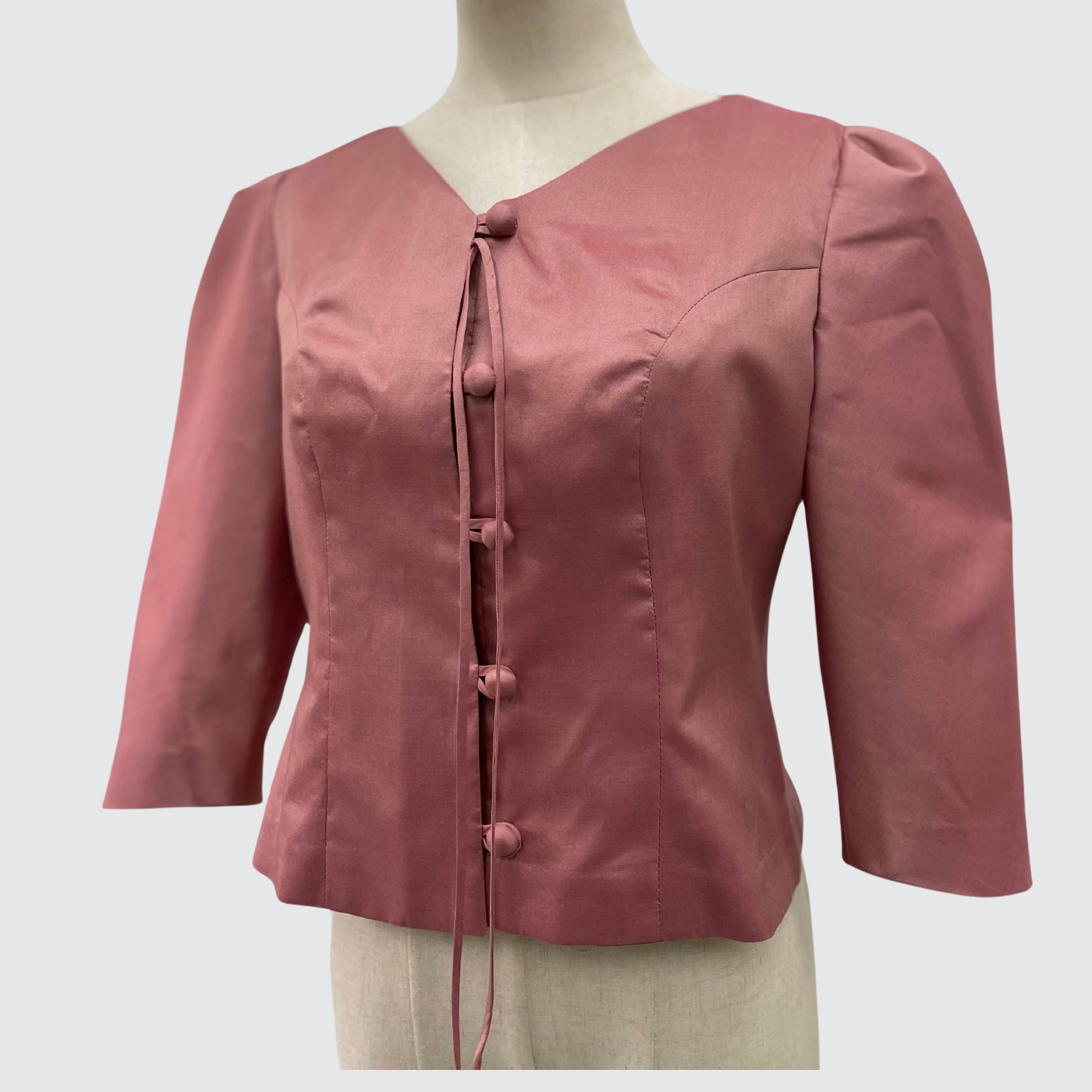 เสื้อแขนสามส่วน ตัดเย็บจากไหมสีพื้นเนื้อเรียบ ไหมแท้ 100% | ตัดเย็บตามรูปร่าง | เลือกผ้า ส่งไซส์ได้