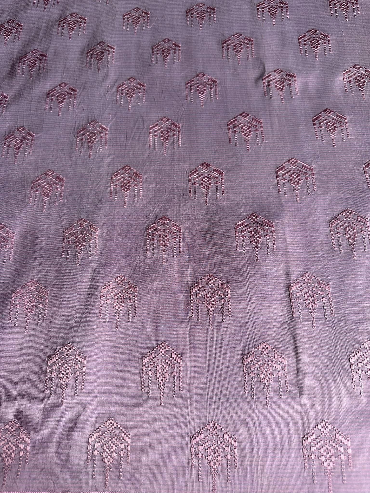 ซิ่น ผ้าซิ่นอัญญานาง ไหมบ้านทอมือ สีธรรมชาติ ขนาด 118x180ซม ลายบัวสวรรค์ พื้นสีม่วง รหัส N9-SIL0530662