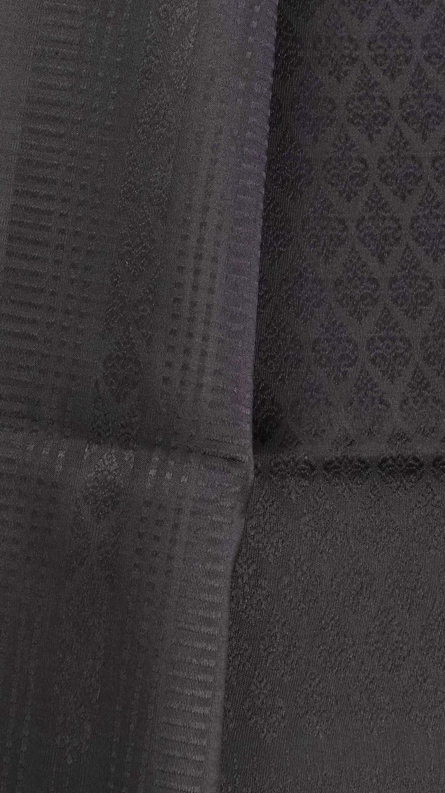 ซิ่น ผ้าไหมยกสุรินทร์ ขนาด 1x2เมตร สีดำสนิท รหัส N11-NY-0902671