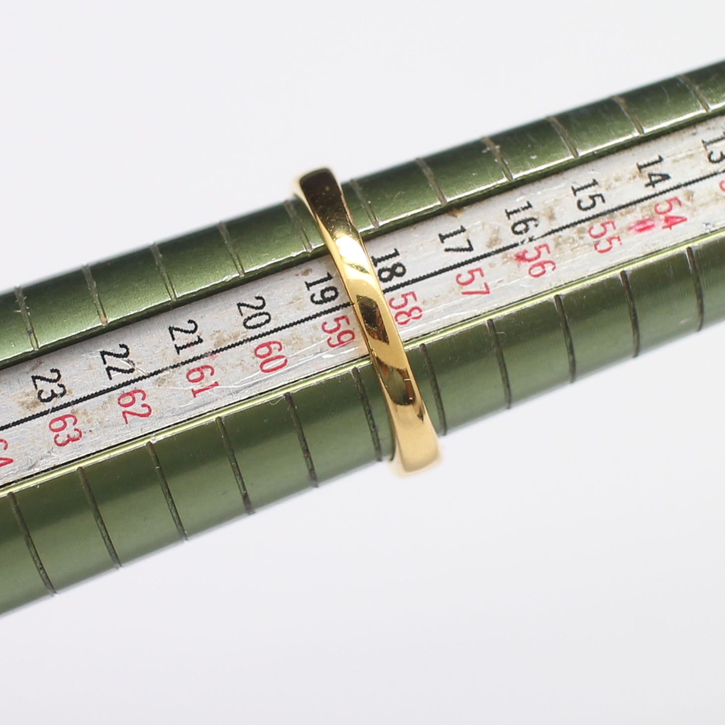 RG250082 แหวนเพชรกระจุก บ่าข้างเพชร เพชรแท้ 9 เม็ด .80 กะรัต และ 0.18 กะรัต ทองแท้ 90% นน.รวม 6.1 กรัม ขนาดแหวน 58.5 เพชรขาว ไฟดี