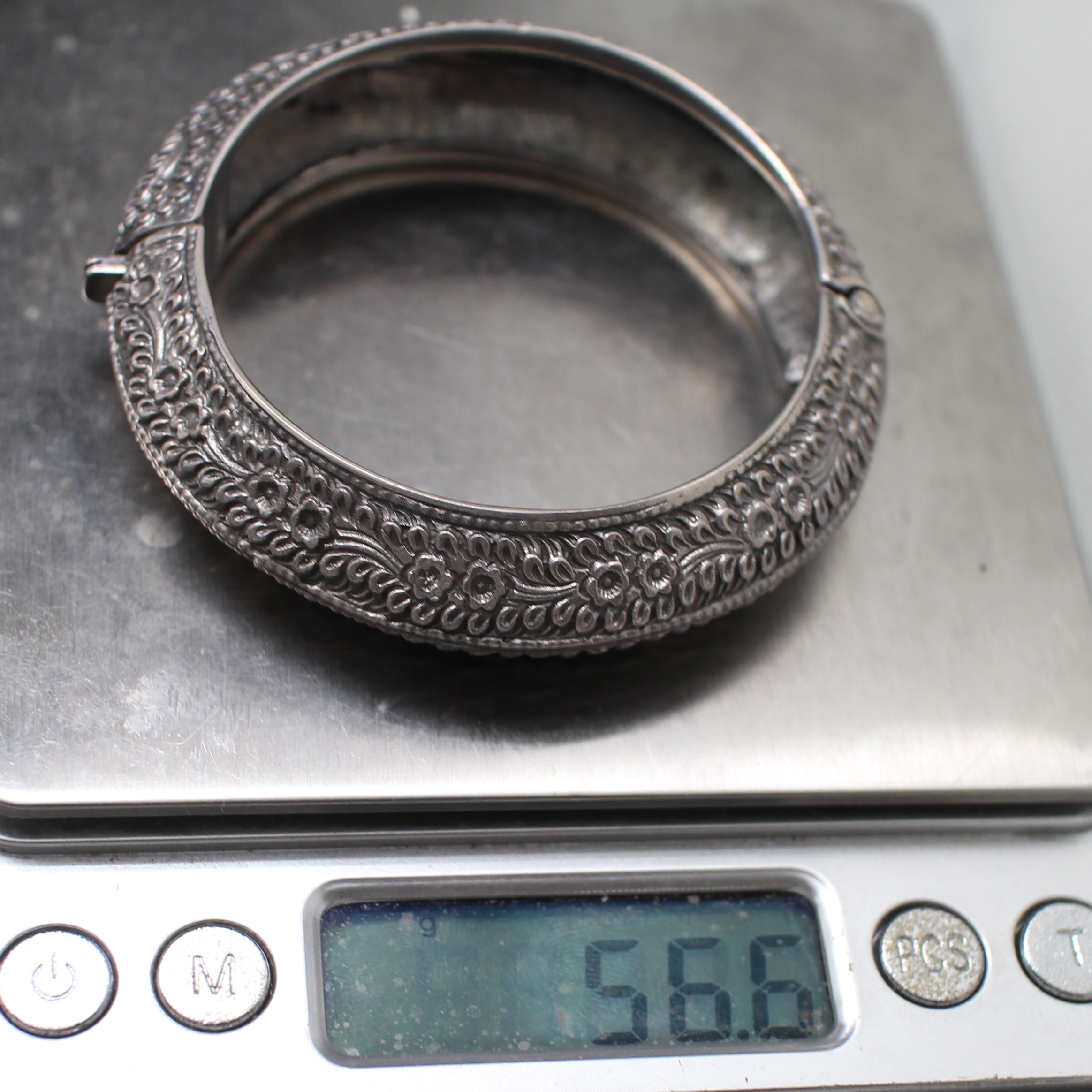 SI0007 กำไลเงินหัวบัวดุลลายดอกไม้ เงินแท้ 92.5% นน. 56.7 กรัม เส้นผ่านศูนย์กลาง 5.4 cm.