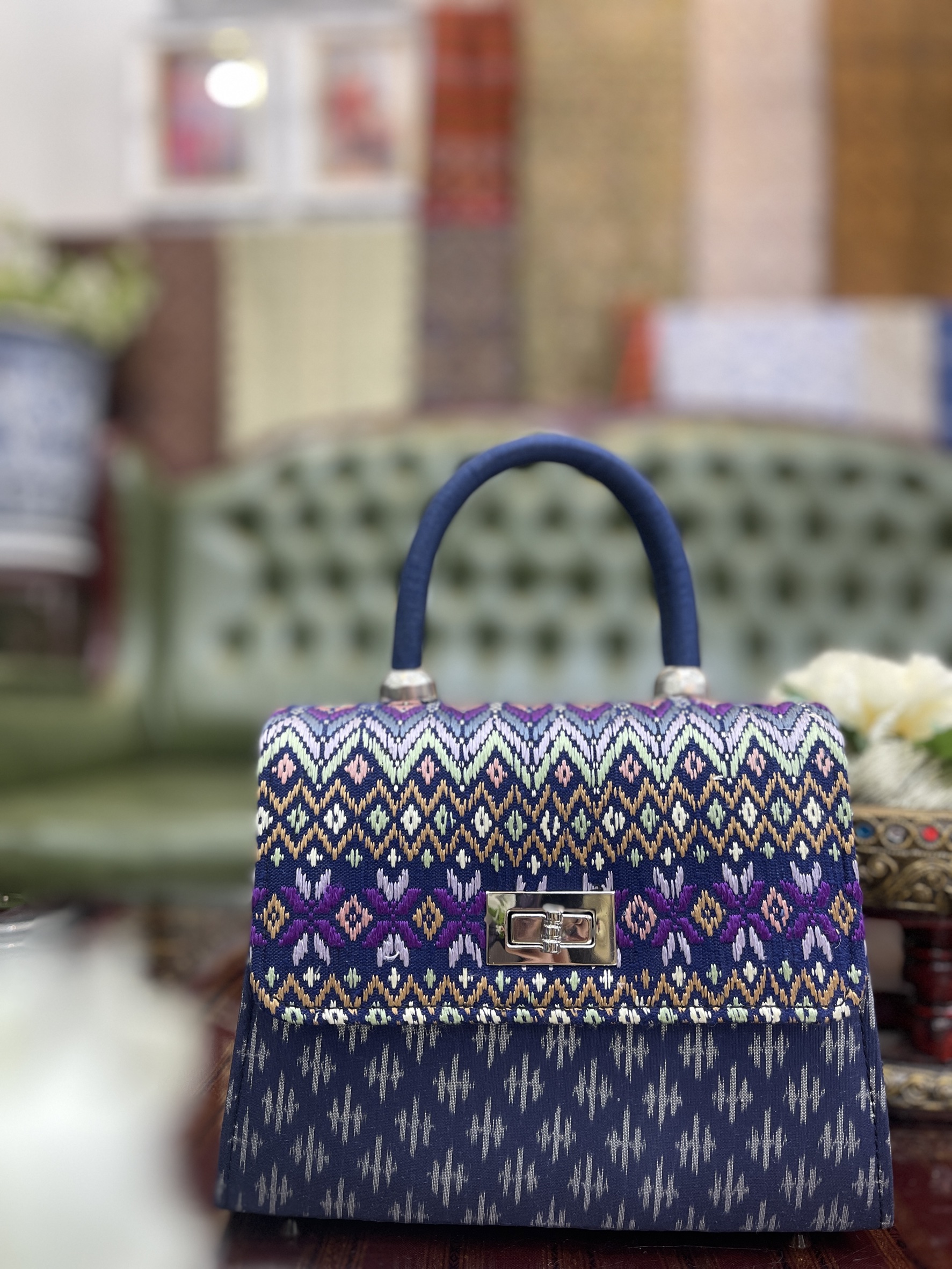 กระเป๋าถือ มัดหมี่ไหมแท้ สีน้ำเงิน รหัส GLA-BM-12096814