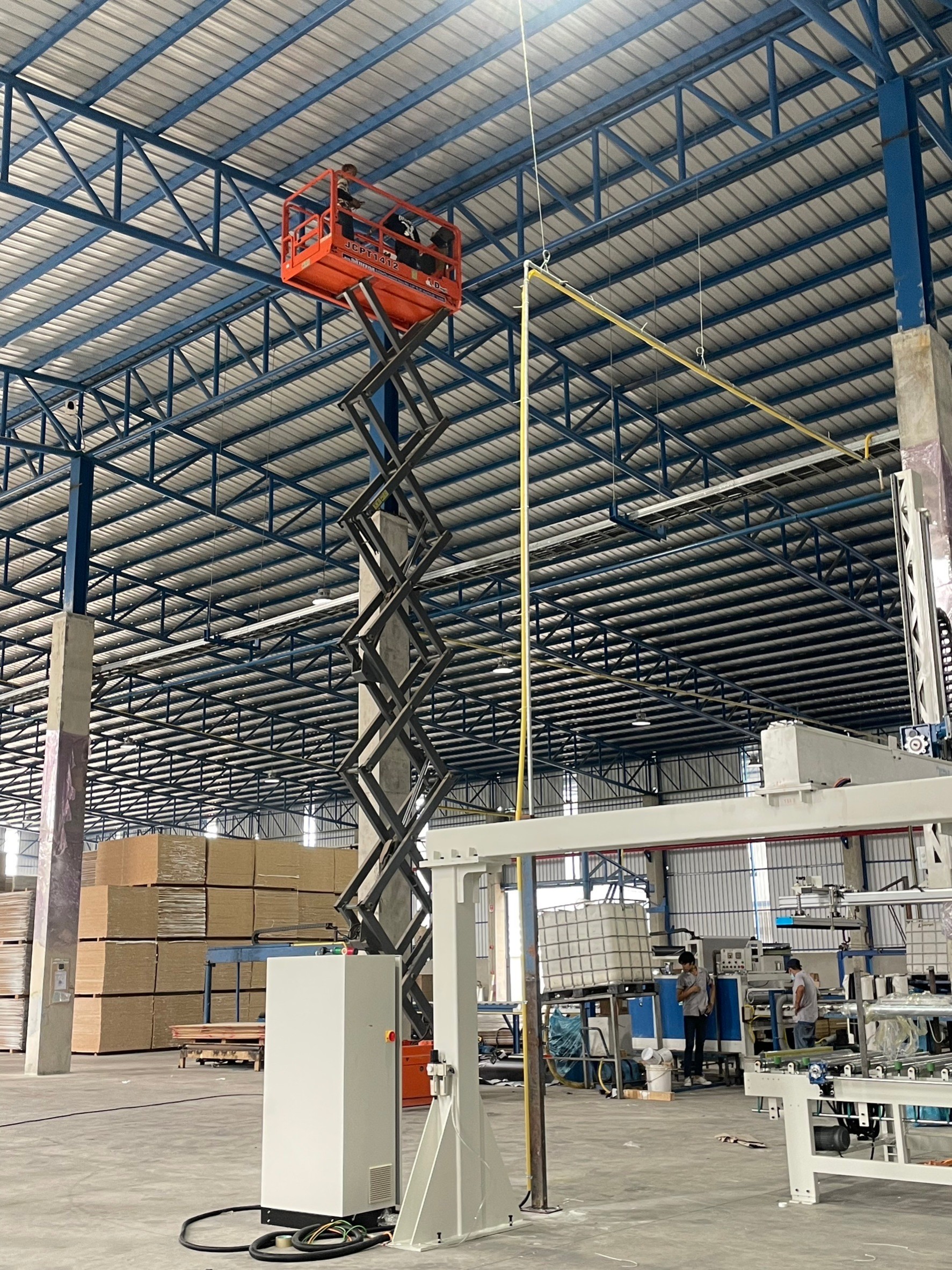 งานกั้นห้องให้เครื่องจักร กั้นห้องในโรงงาน กั้นห้องในโกดัง ระยอง