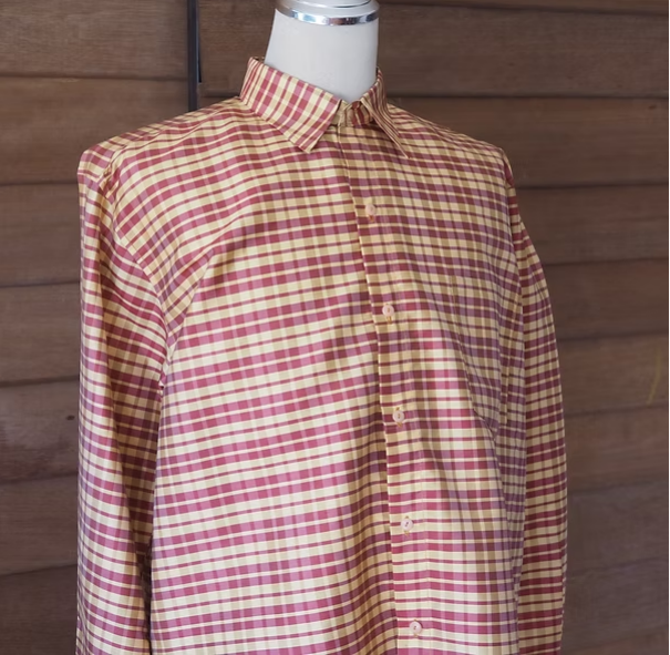 เสื้อเชิ้ตแขนยาว ผ้าไหมลายสก๊อต สีม่วงสลับสีเหลืองไข่ รหัส DN-CT-SKU100857