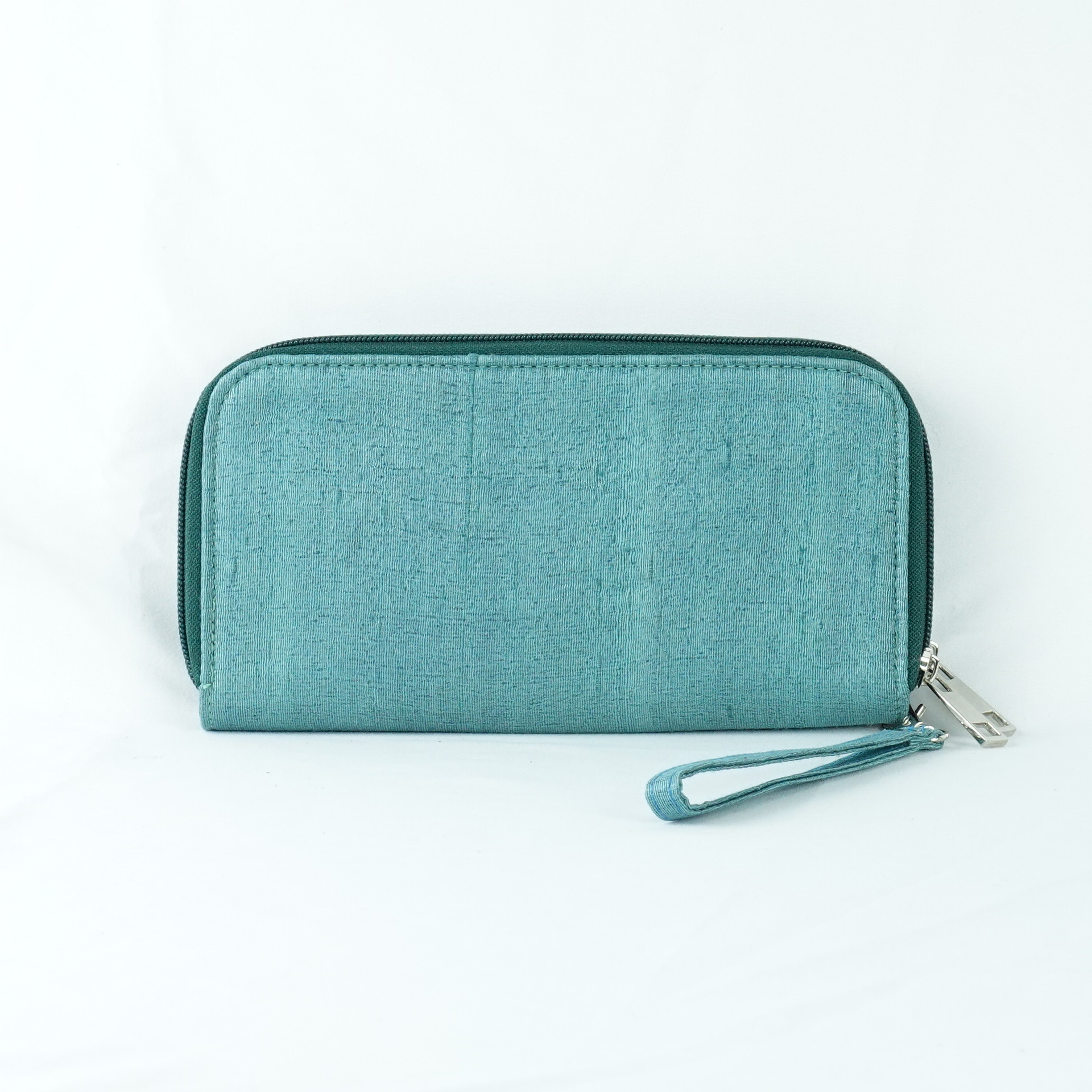 กระเป๋าเงินผ้าไหม ซิปรอบ2ซิป ขนาด 3x11x21ซม.พื้นสีเขียวมิ้น รหัส GM-TT-060568176