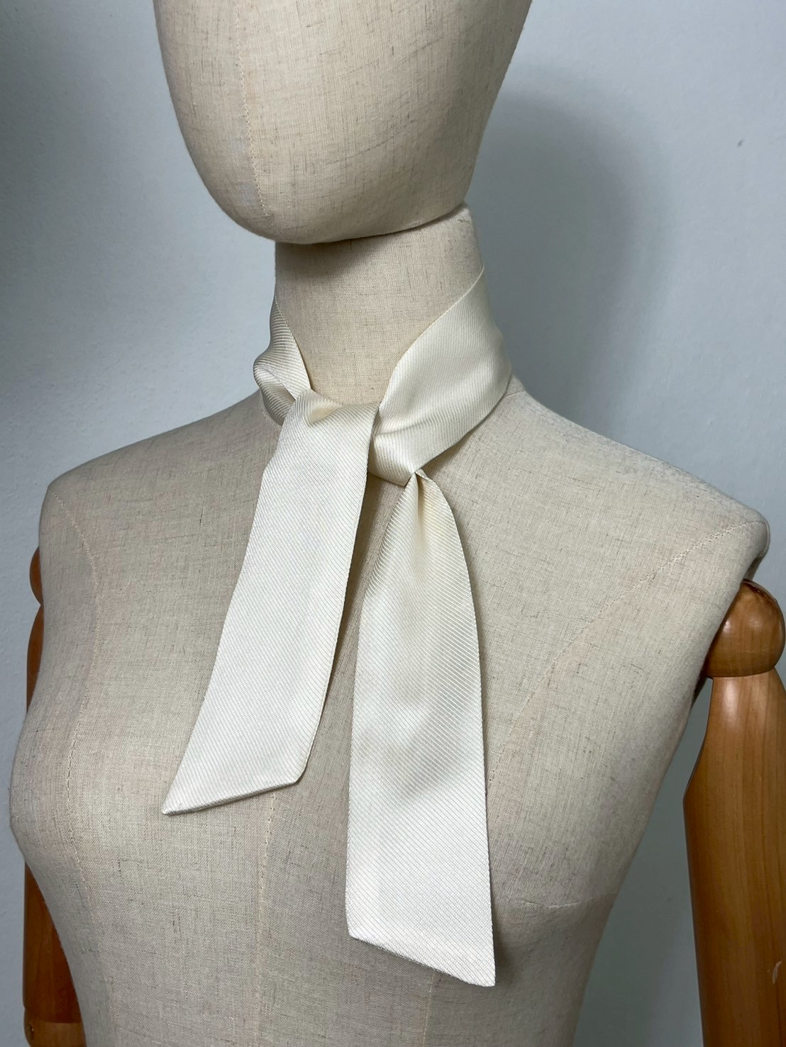 ไทริ้บบิ้น ผ้าไหมลายริ้ว 4ตะกอ ขนาด 5 x 86.5 cm (ผลิตขั้นต่ำ 8 เส้น)