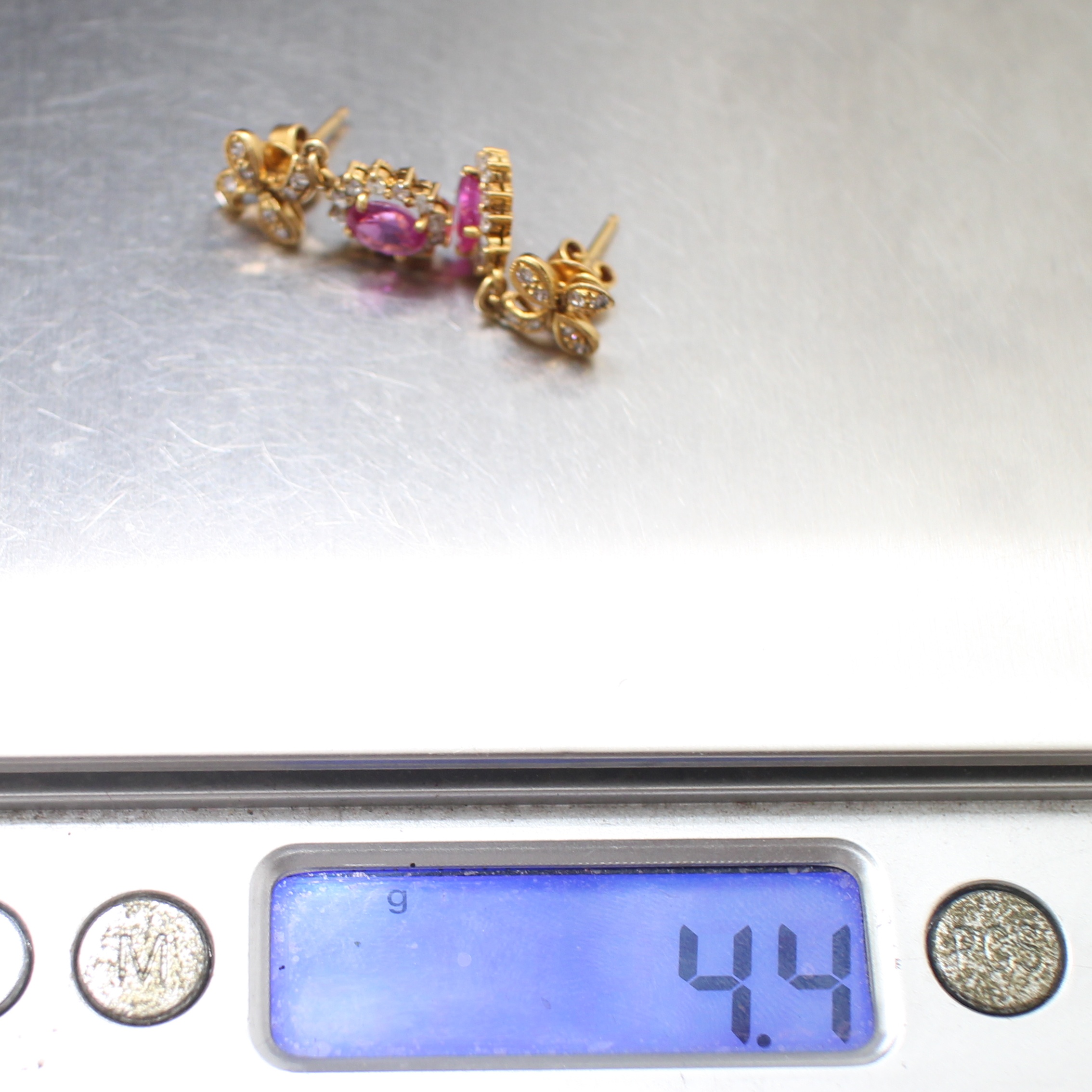 ER25332 ต่างหูตุ้งติ้งพิ้งค์แซฟไฟซ์ล้อทเพชร ทองแท้ 18k นน.รวม 4.4 กรัม