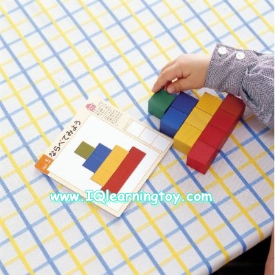 Kumon - Cube Colour Block บล็อคสี 50 ชิ้น เป็นบล็อคสี่เหลี่ยมจตุรัส 5 สีๆละ 10 ชิ้น ไว้ให้เด็กฝึกกล้ามเนื้อนิ้วมือและประสาทสายตา เรื่องมิติสัมพันธ์ จ