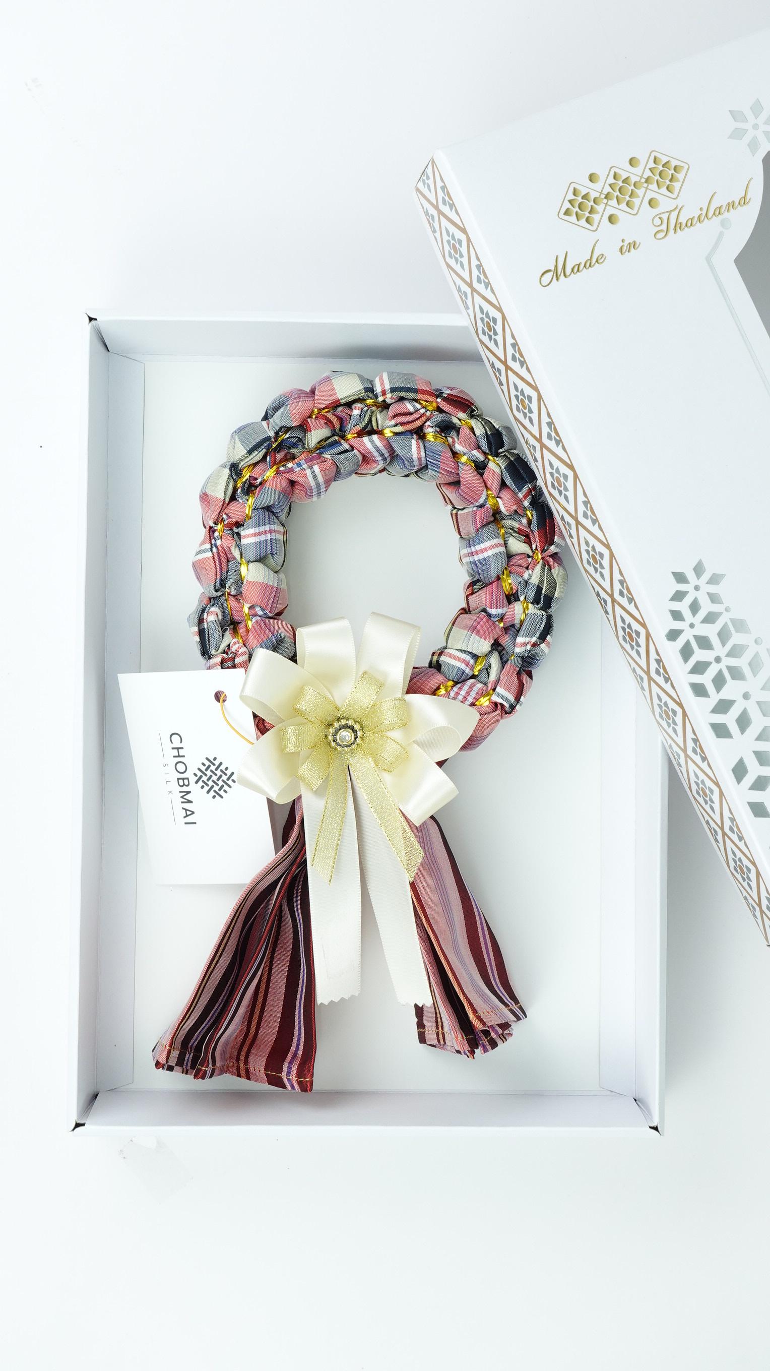 เซ็ตของขวัญ พวงมาลัย ผ้าขาวม้าไหมแท้