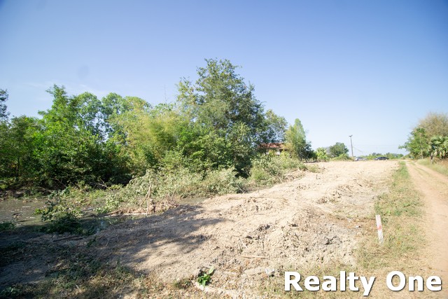 ขาย ที่ดิน ถมแล้ว ติดถนนลาดยาง ต.ศรีนาวา อ.เมือง นครนายก