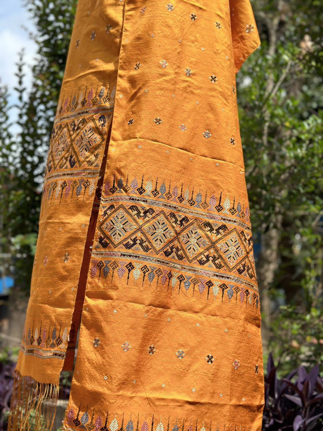 ผ้าคลุมไหล่ ไหมแพรวา ขนาด 50x 250ซม. สีเหลืองทองเข้ม รหัส Z-PT-1017681703