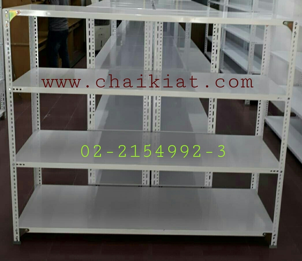 ชั้นเหล็กฉากเสาใหญ่วางของพื้นปูแผ่นเหล็ก